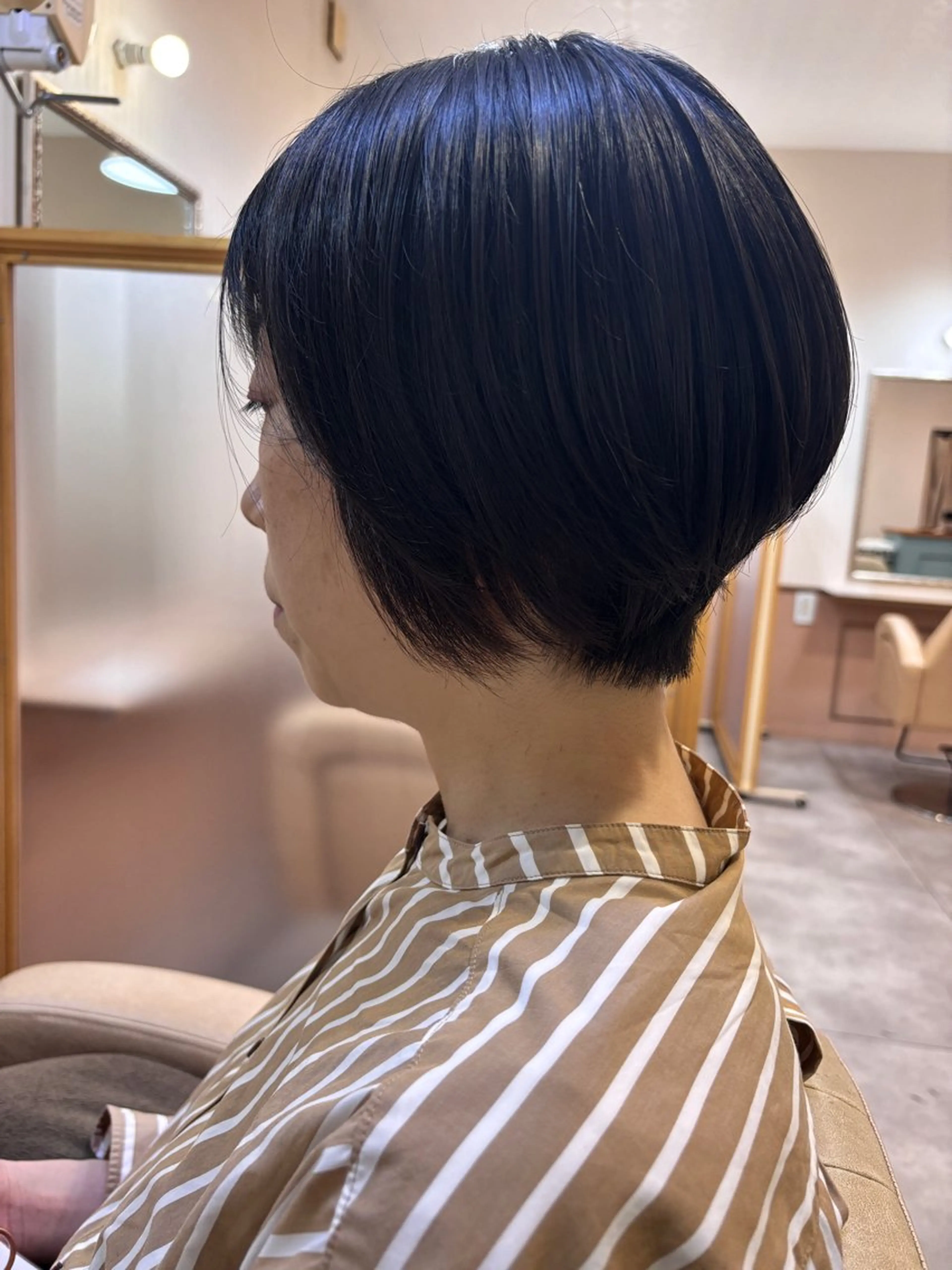 ショート シンセティックヘアデザイン所属・吉井 愛のヘアスタイル