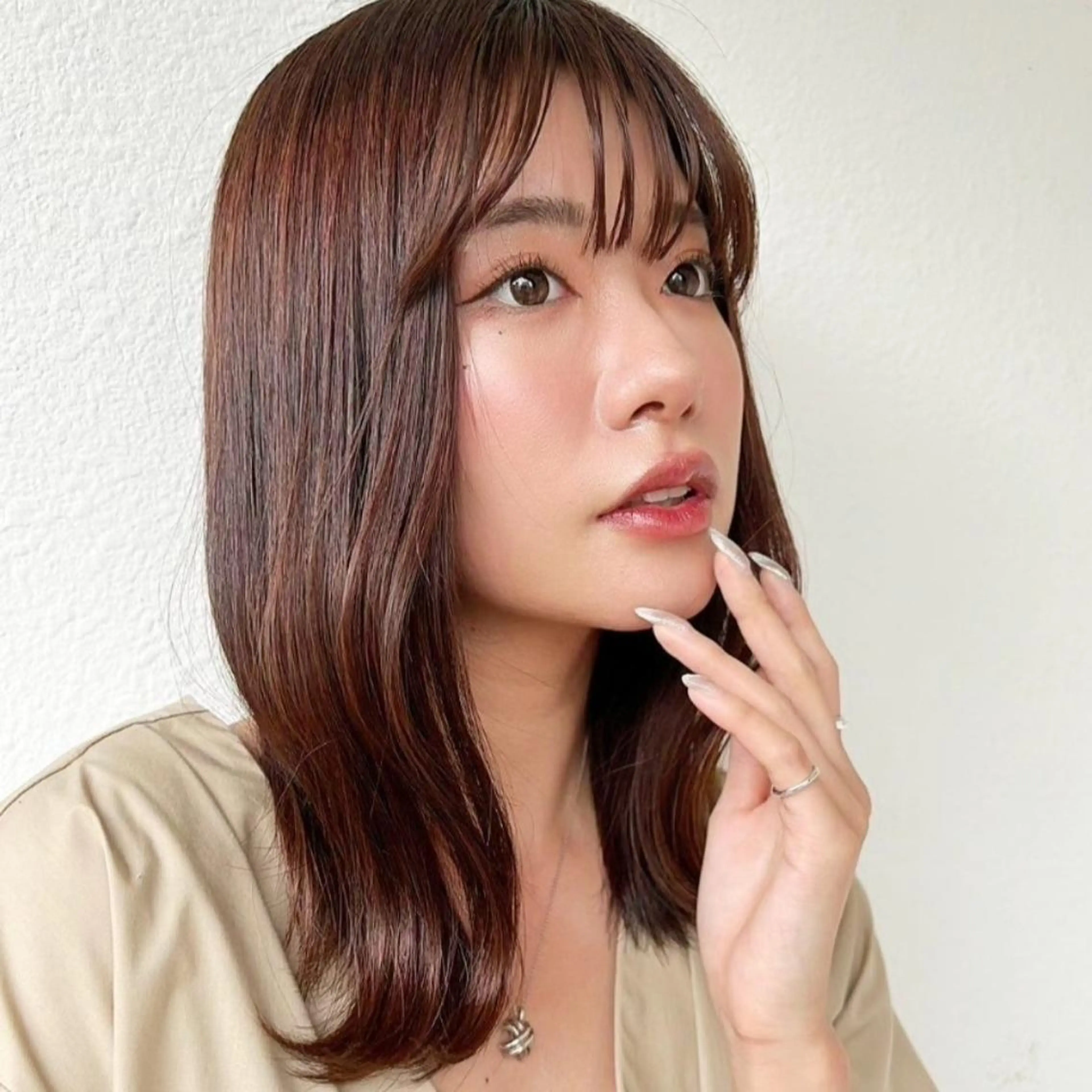 セミロング 艶髪ストレート❇️ レイヤー❇️出町光流のヘアスタイル