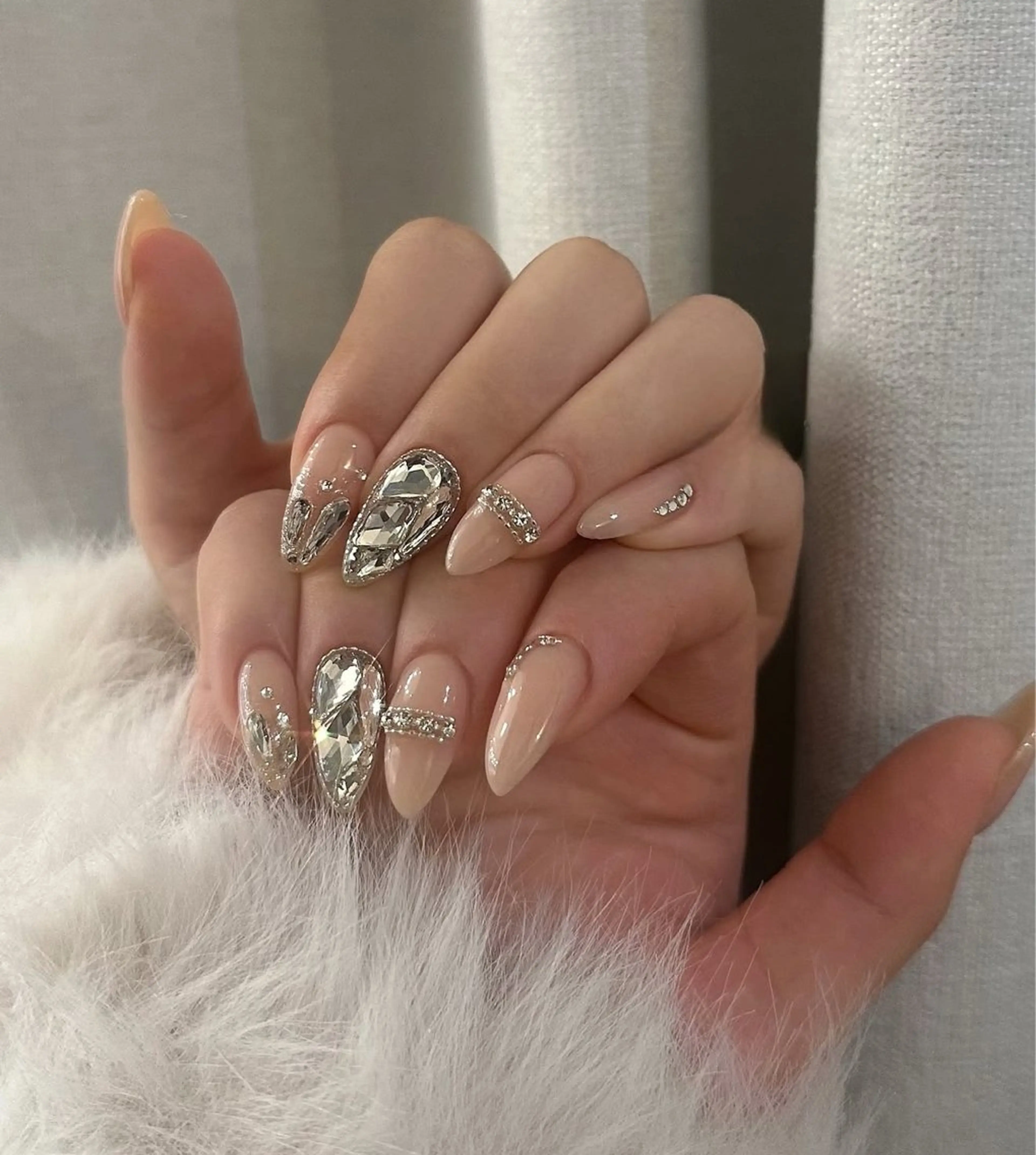 ネイル キラキラネイル マグネットネイル ミラーネイル ニュアンスネイル 春ネイル ハンドネイル Lina nail所属・Lunaa 池袋のネイルデザイン