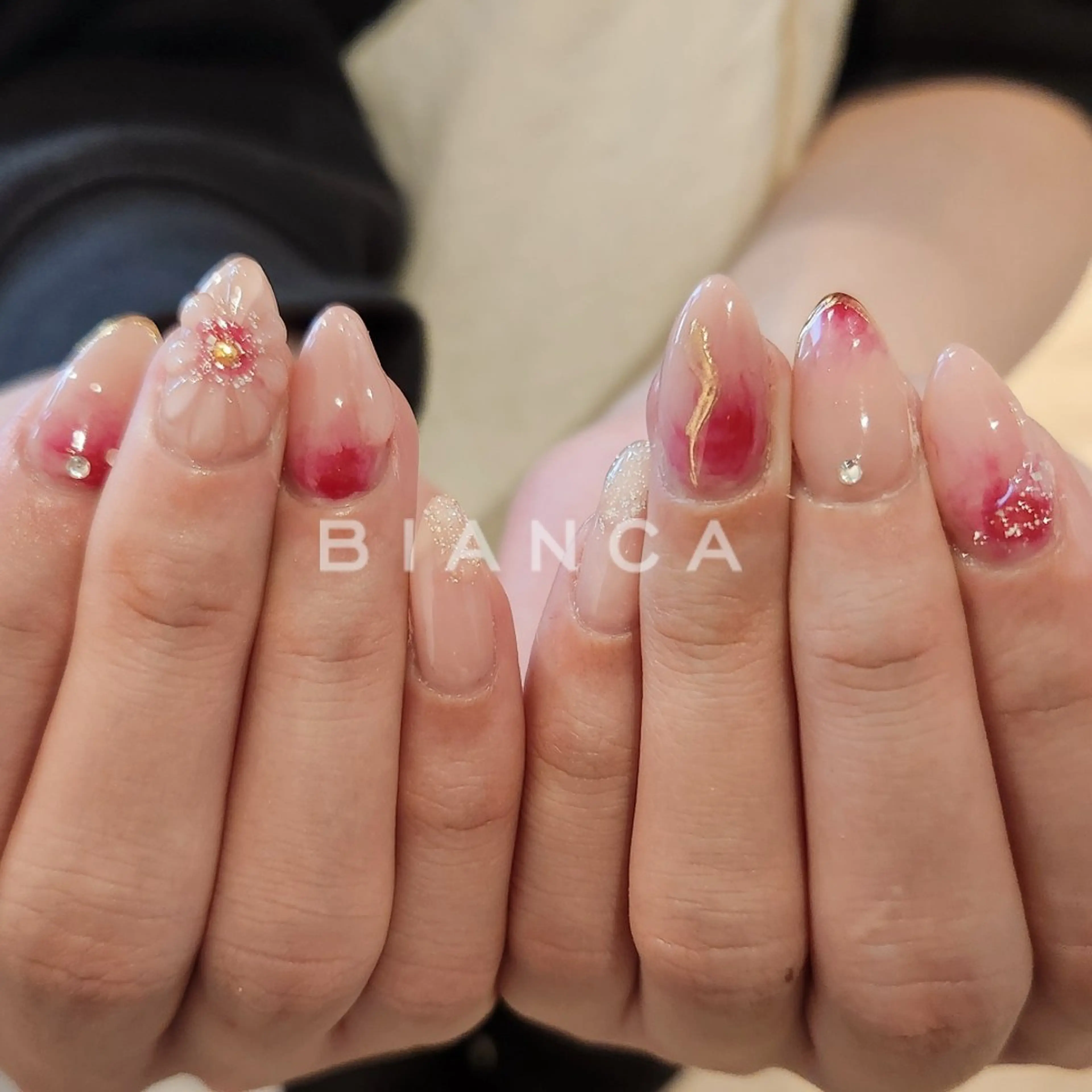 ネイル アートネイル グラデーション ミラーネイル 持ち込み ニュアンスネイル ハンドネイル Bianca名駅店 あゆのネイルデザイン