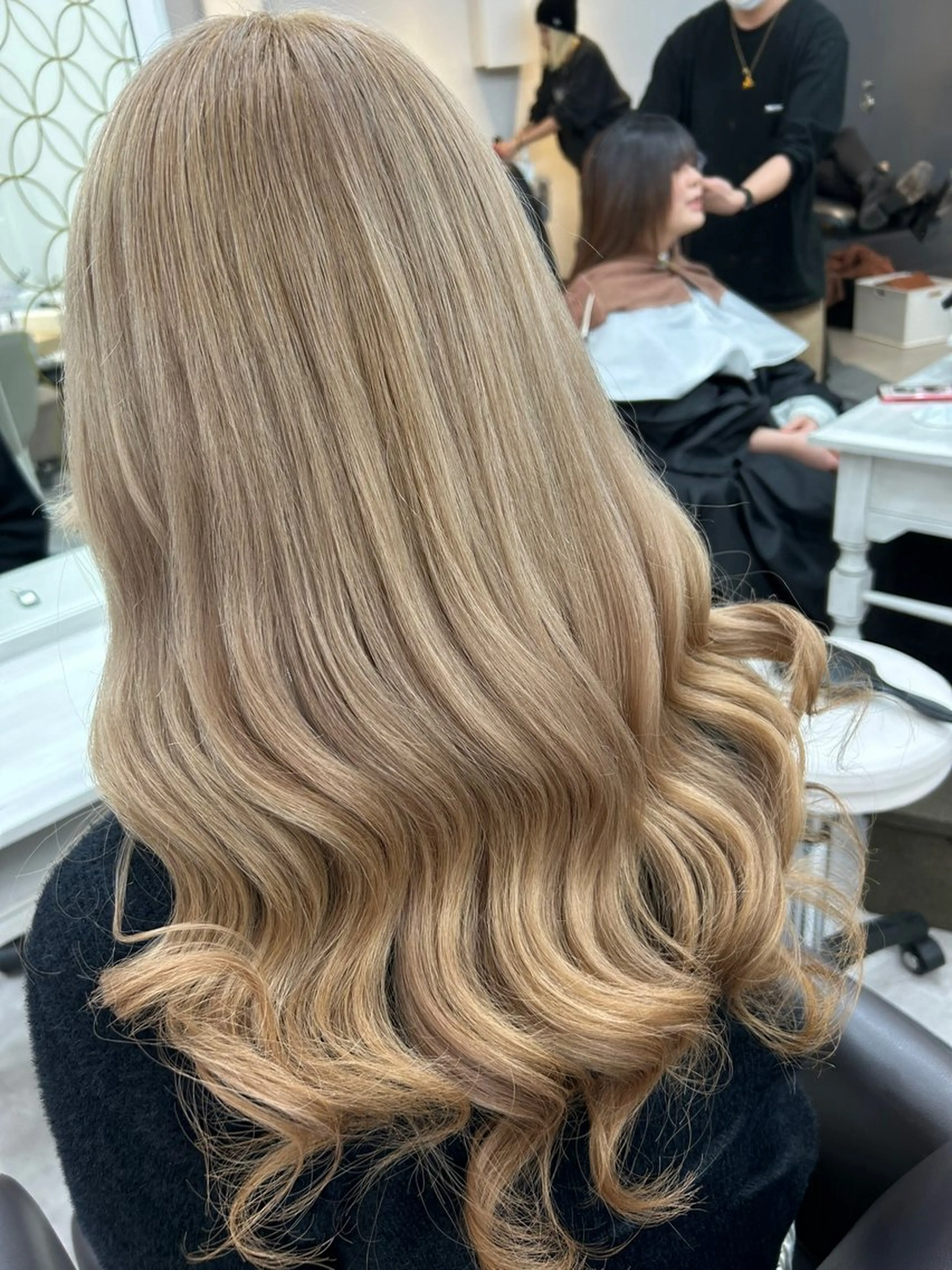 セミロング カラー シールエクステ バレイヤージュ ハイライトカラー ハイトーンカラー エクステ ヘアカラー トリートメント alpha. カラーエクステ下妻のヘアスタイル