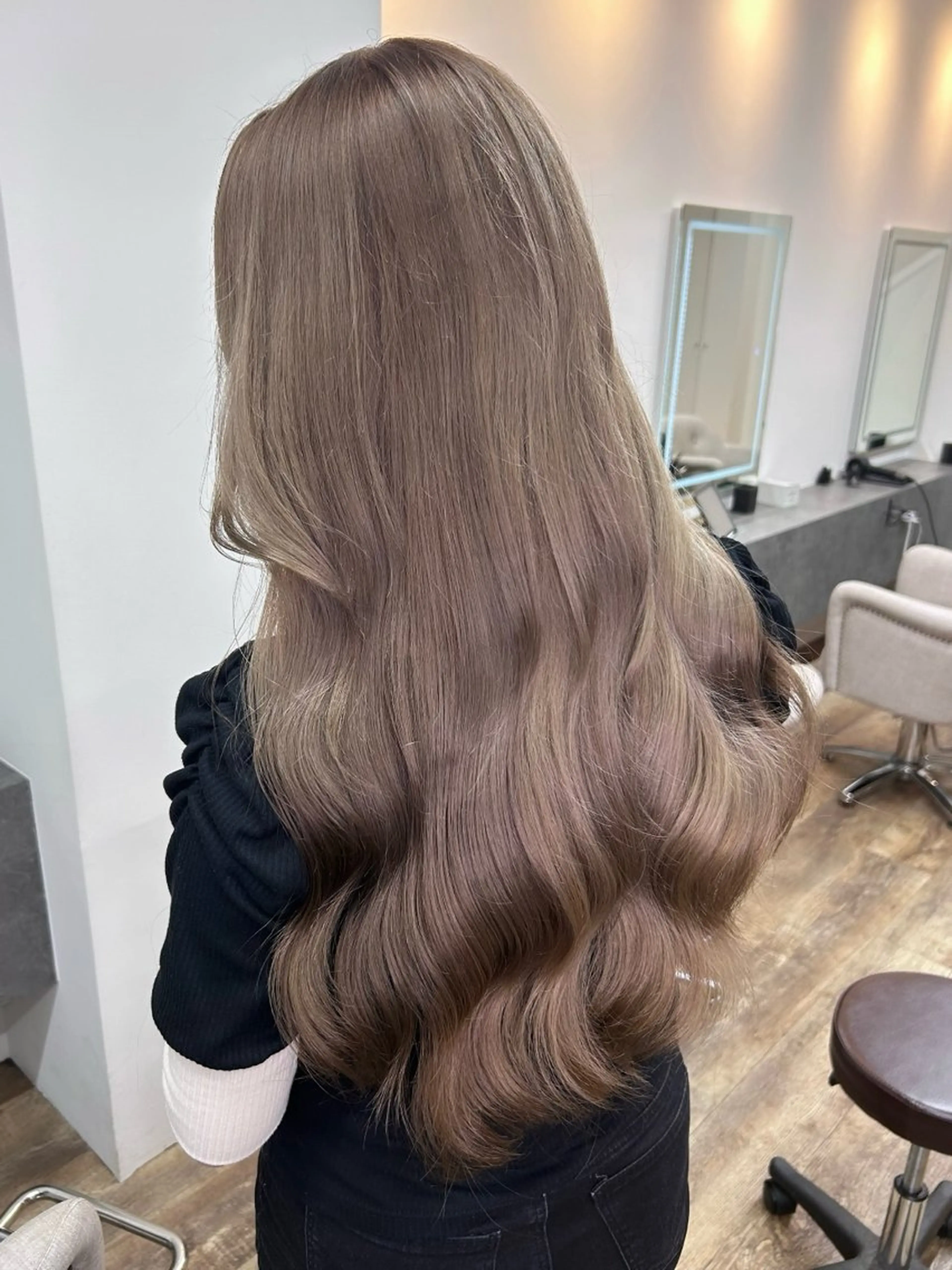 ロング カラー ヘアカラー トリートメント MARQUEE所属・Ayame / ハイトーンカラーのヘアスタイル