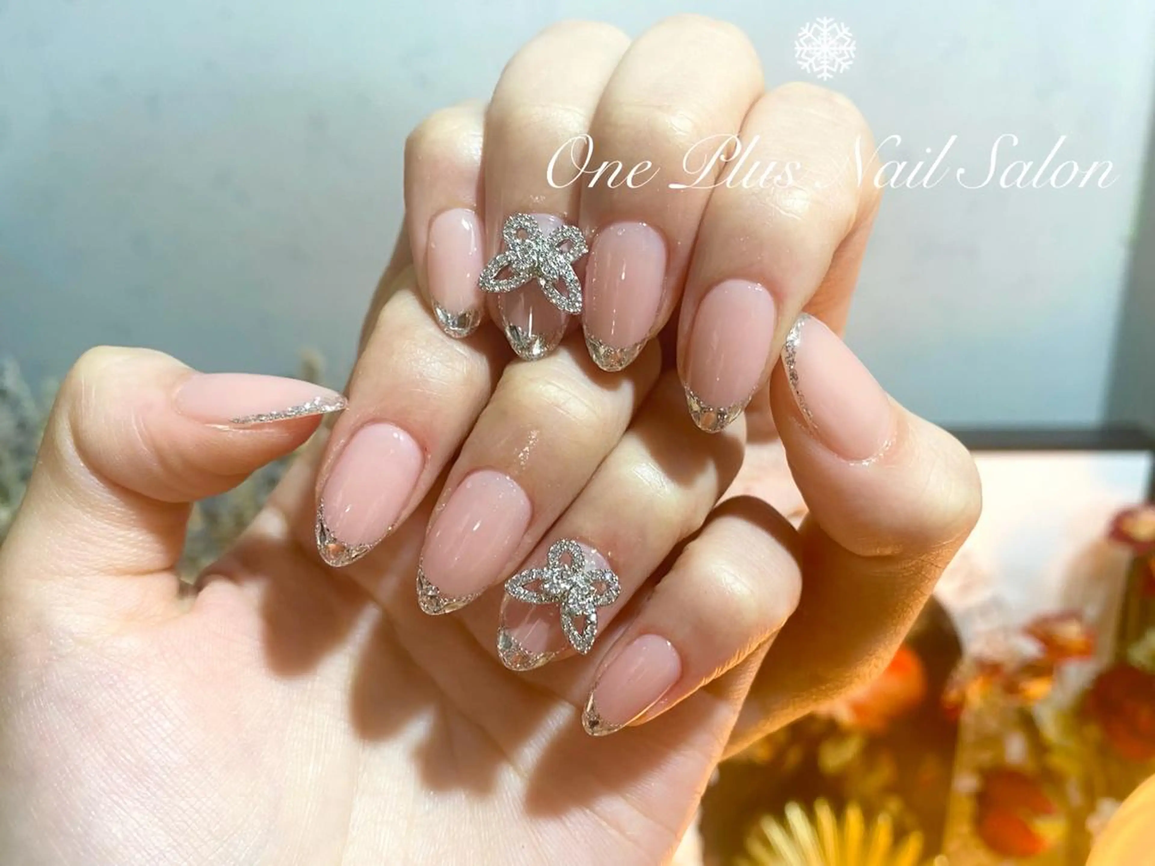 ショート カラー ネイル フレンチネイル ガラスフレンチ ハンドネイル One Plus Nail Salonのネイルデザイン