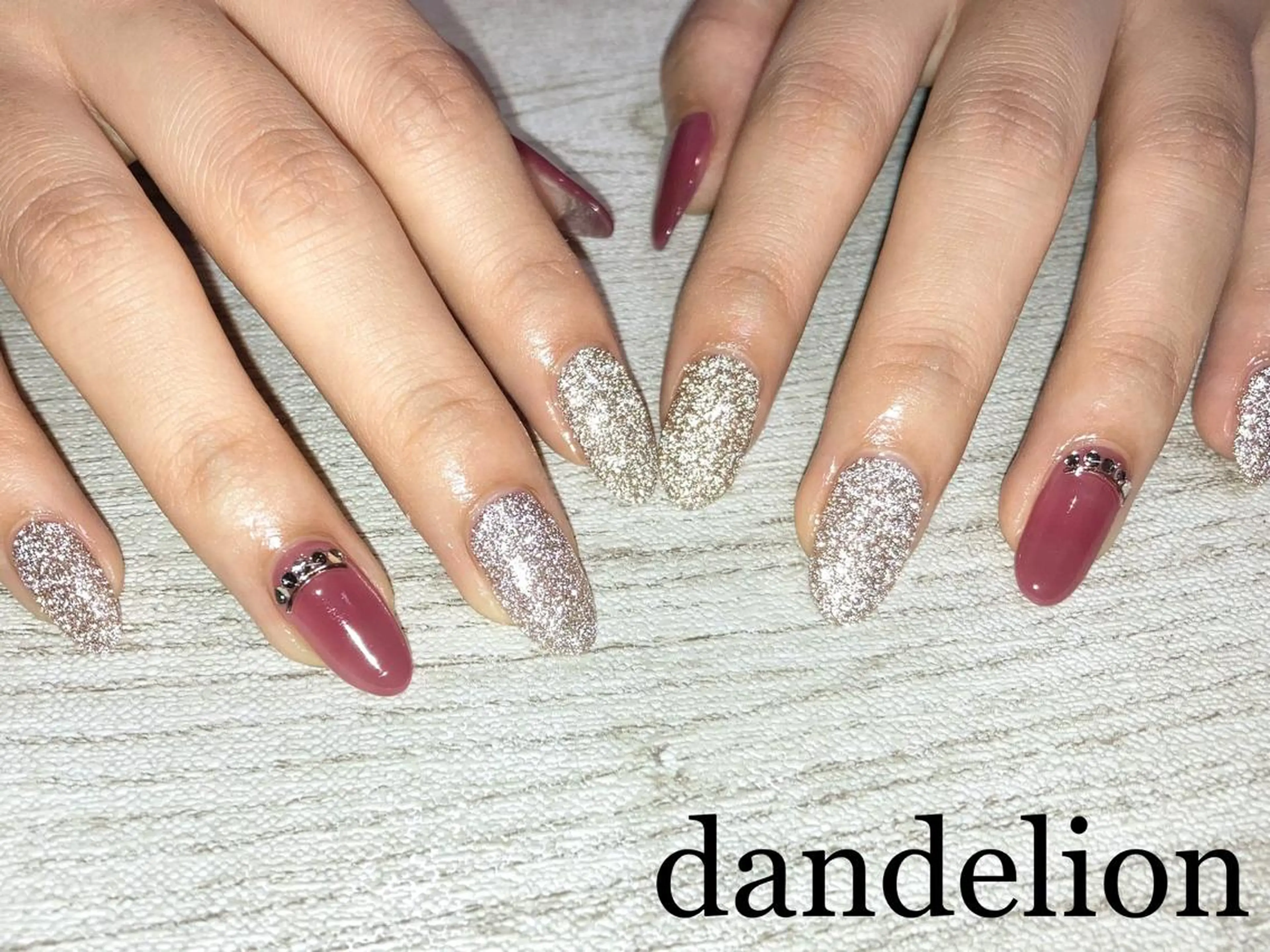 ネイル ハンドネイル ハンドケア dandelion ダンデライオンのネイルデザイン