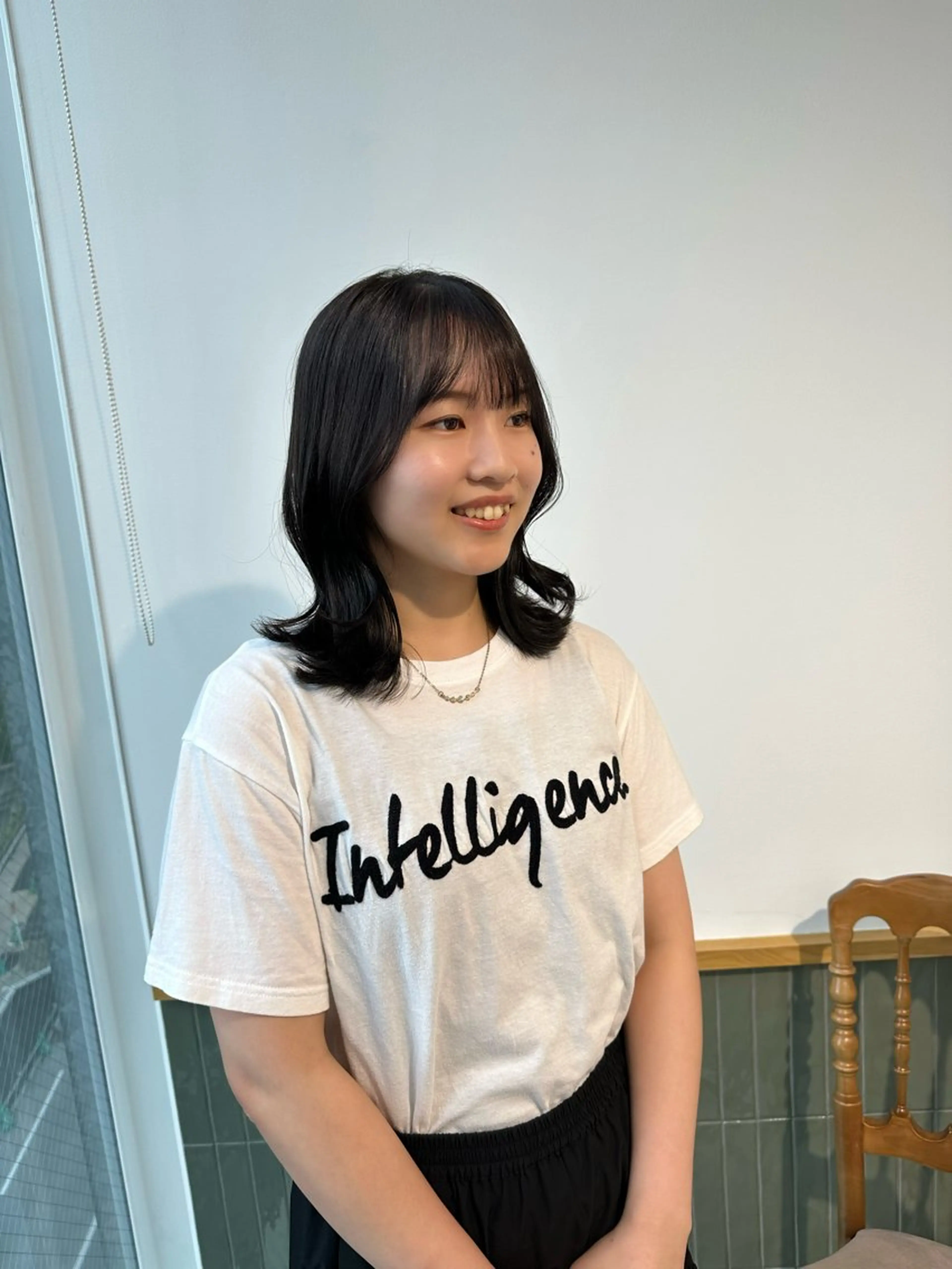 ミディアム カラー 顔周りカット レイヤーカット 外ハネヘア ブリーチなし/レイヤ ー特化🌈Tommyのヘアスタイル