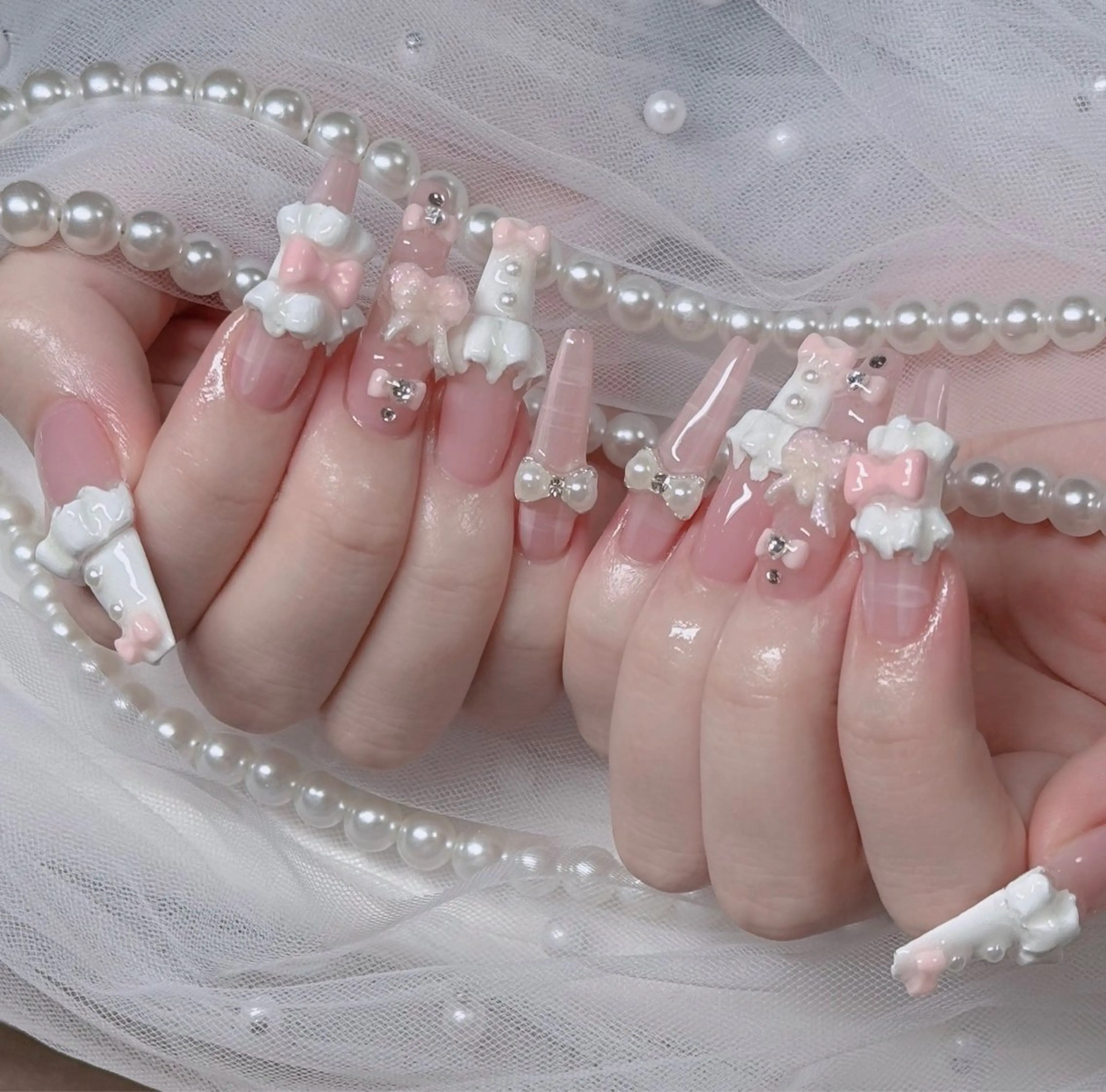 ネイル オーロラネイル フレンチネイル ジェルネイル ハロウィン キラキラネイル ハンドネイル H.baby Nail Salonのネイルデザイン