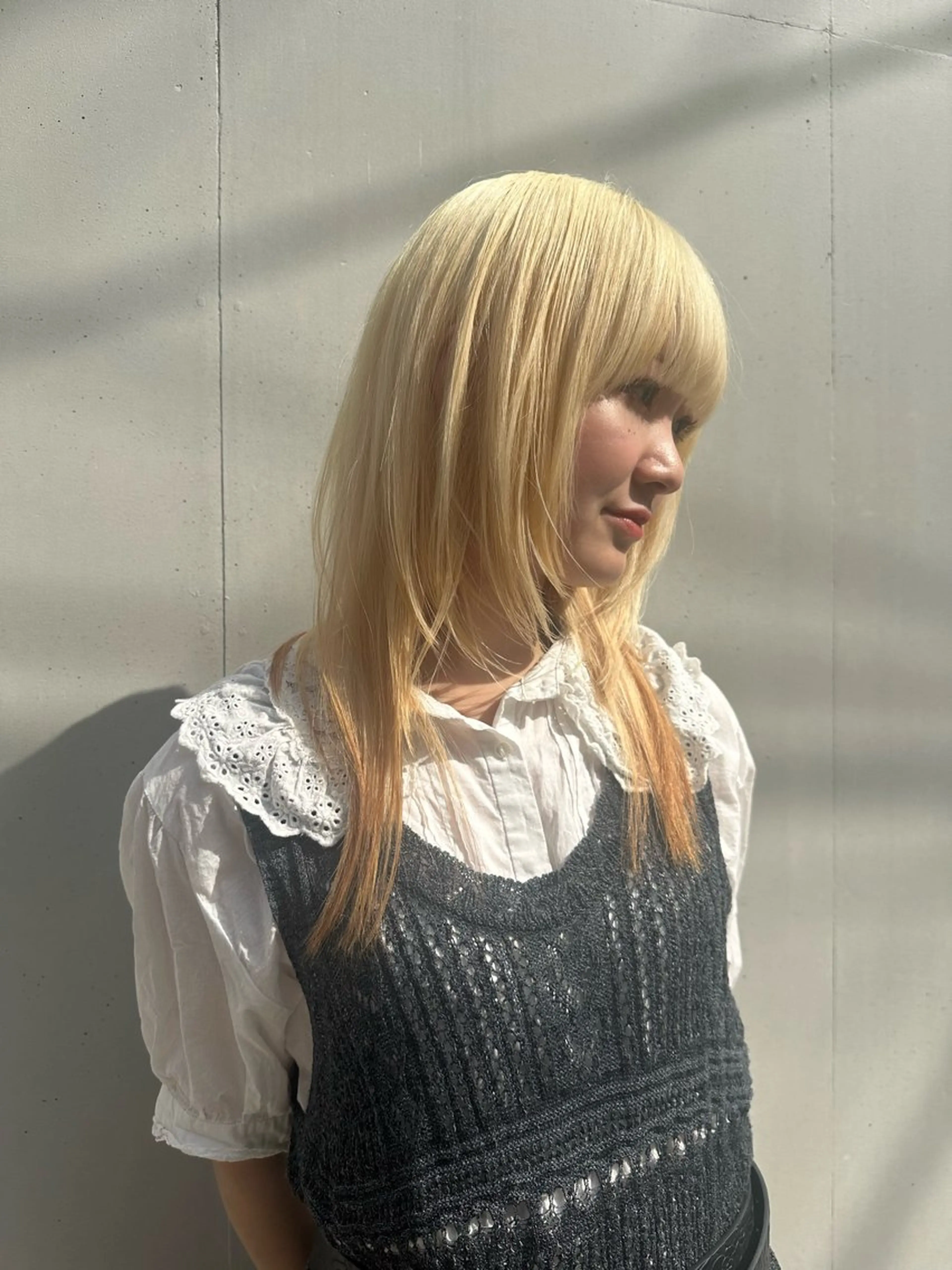 セミロング ハイトーン/くすみ カラー seina★のヘアスタイル