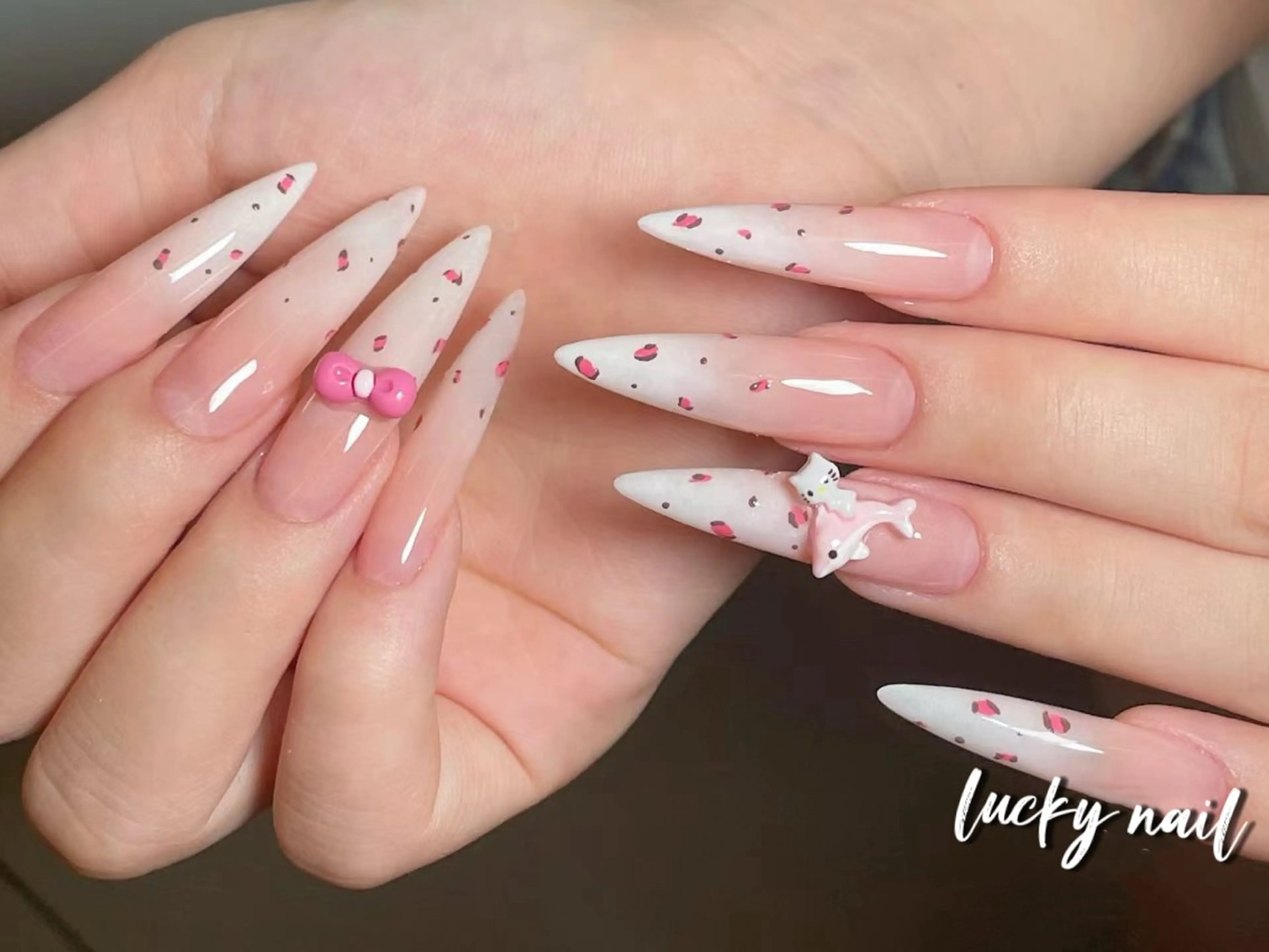 ネイル アートネイル チークネイル 長さ出し フットネイル ジェルネイル ハンドネイル ハンドケア ラッキーネイルサロン 西川口東口店のネイルデザイン
