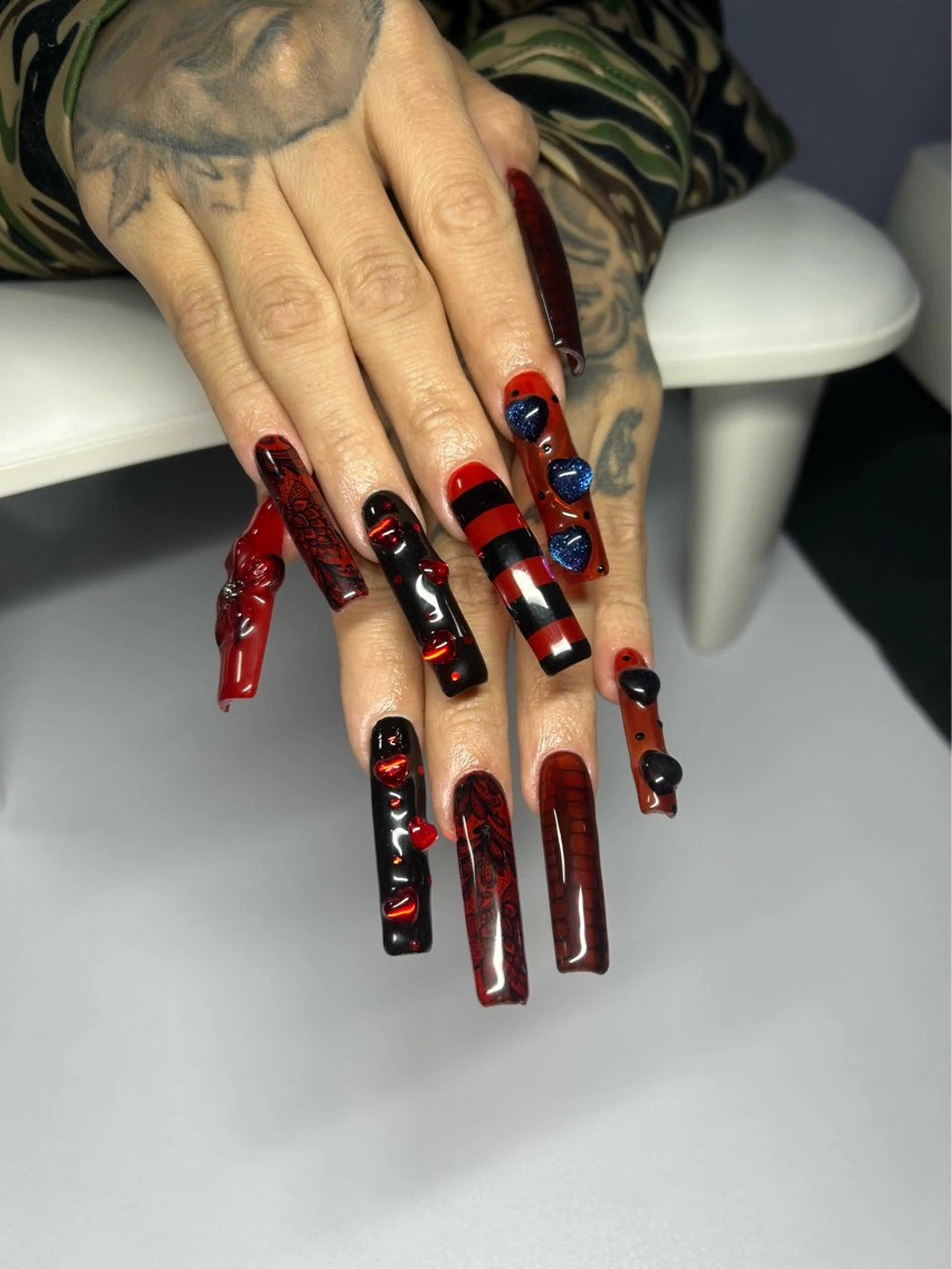 ネイル レース NAIL ROOM COZMIC SISTA所属・Ronny ロニ 森ノ宮❤のネイルデザイン