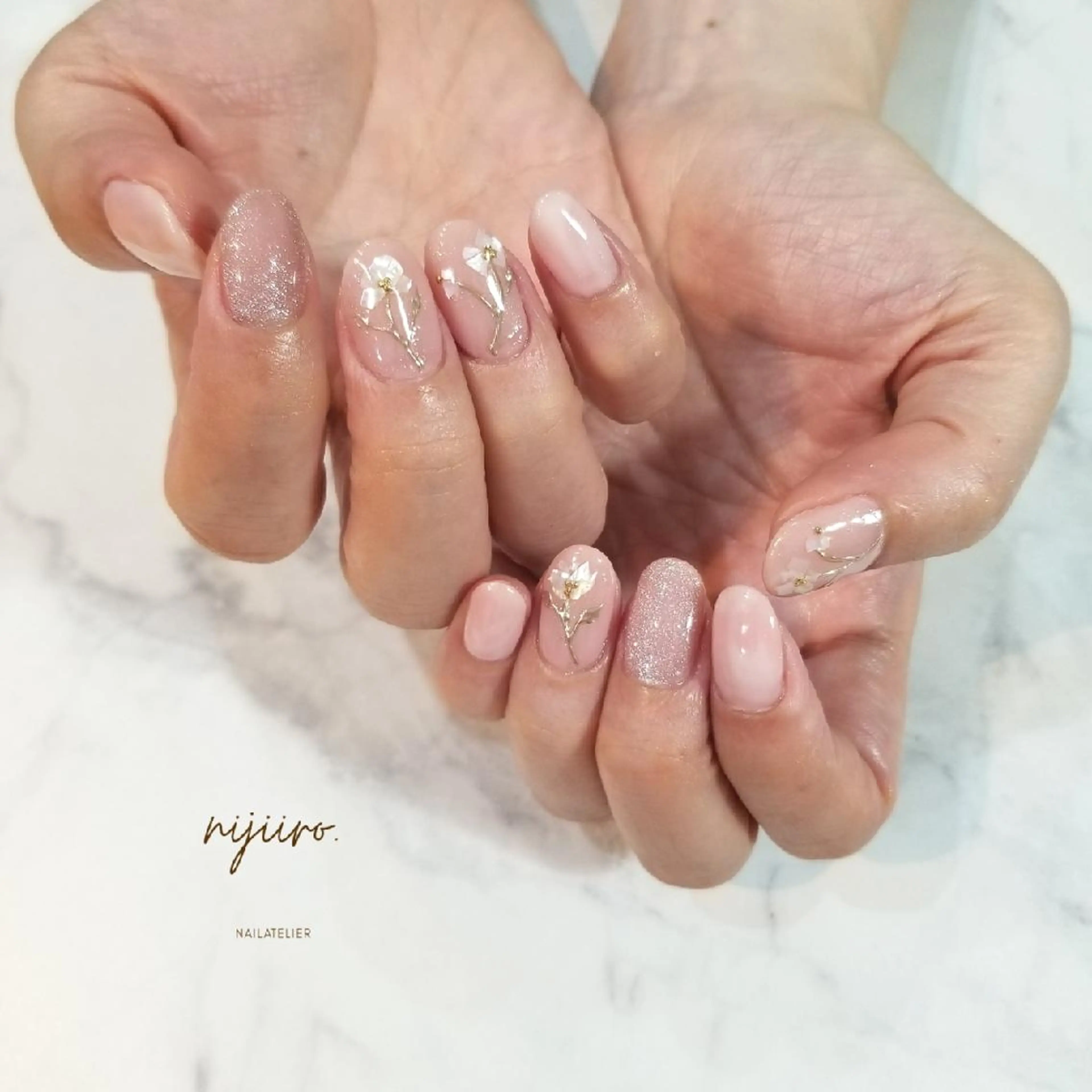 ネイル ハンドネイル nailatelier nijiiro.所属・nijiiro🌈 サトウのネイルデザイン
