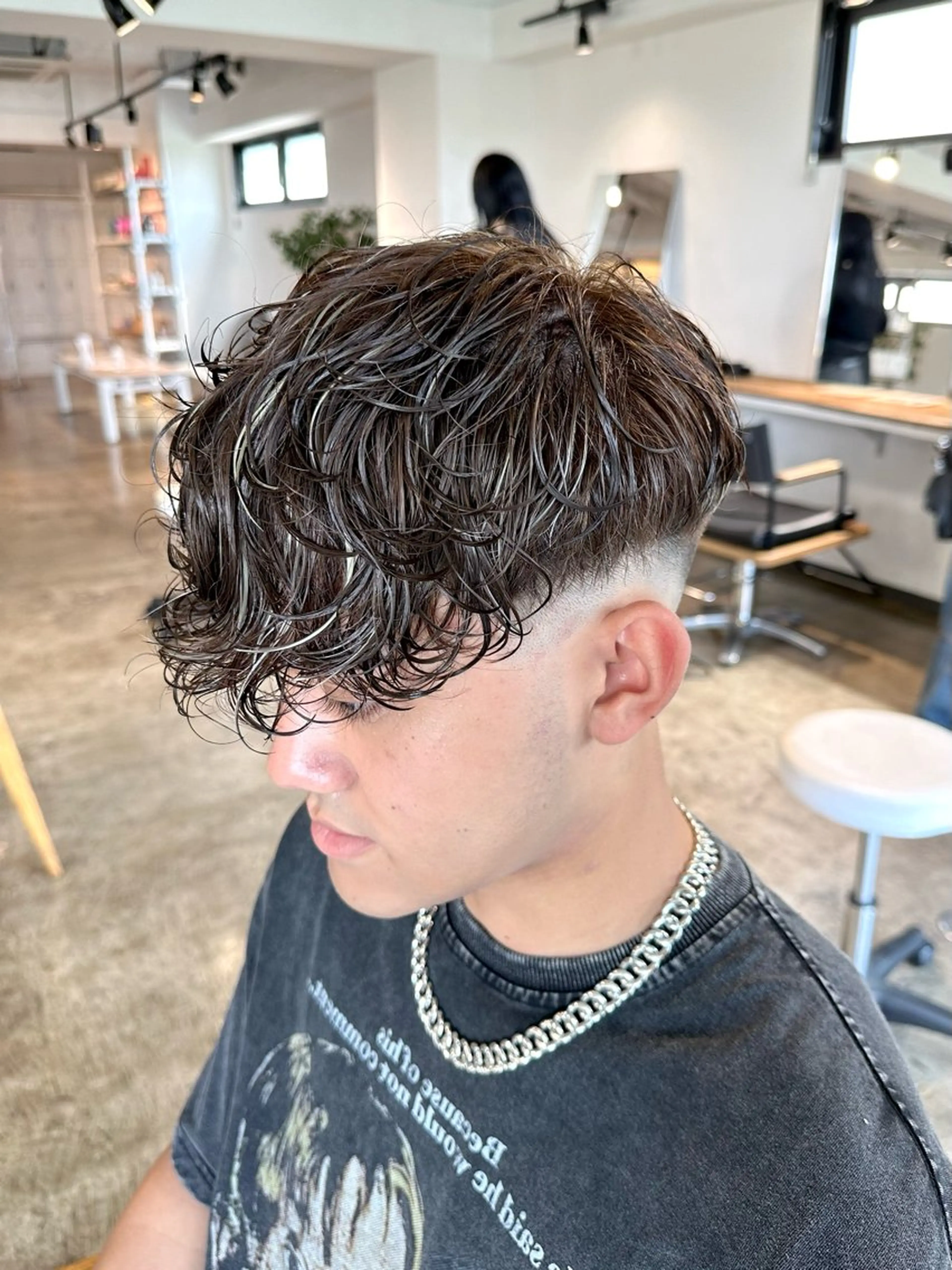 カラー パーマ メンズ メンズハイライト メンズパーマ スペインカール ハイライトカラー カット ヘアカラー トリートメント 骨格補正施術/メンズ 専門美容師/YUYAのヘアスタイル