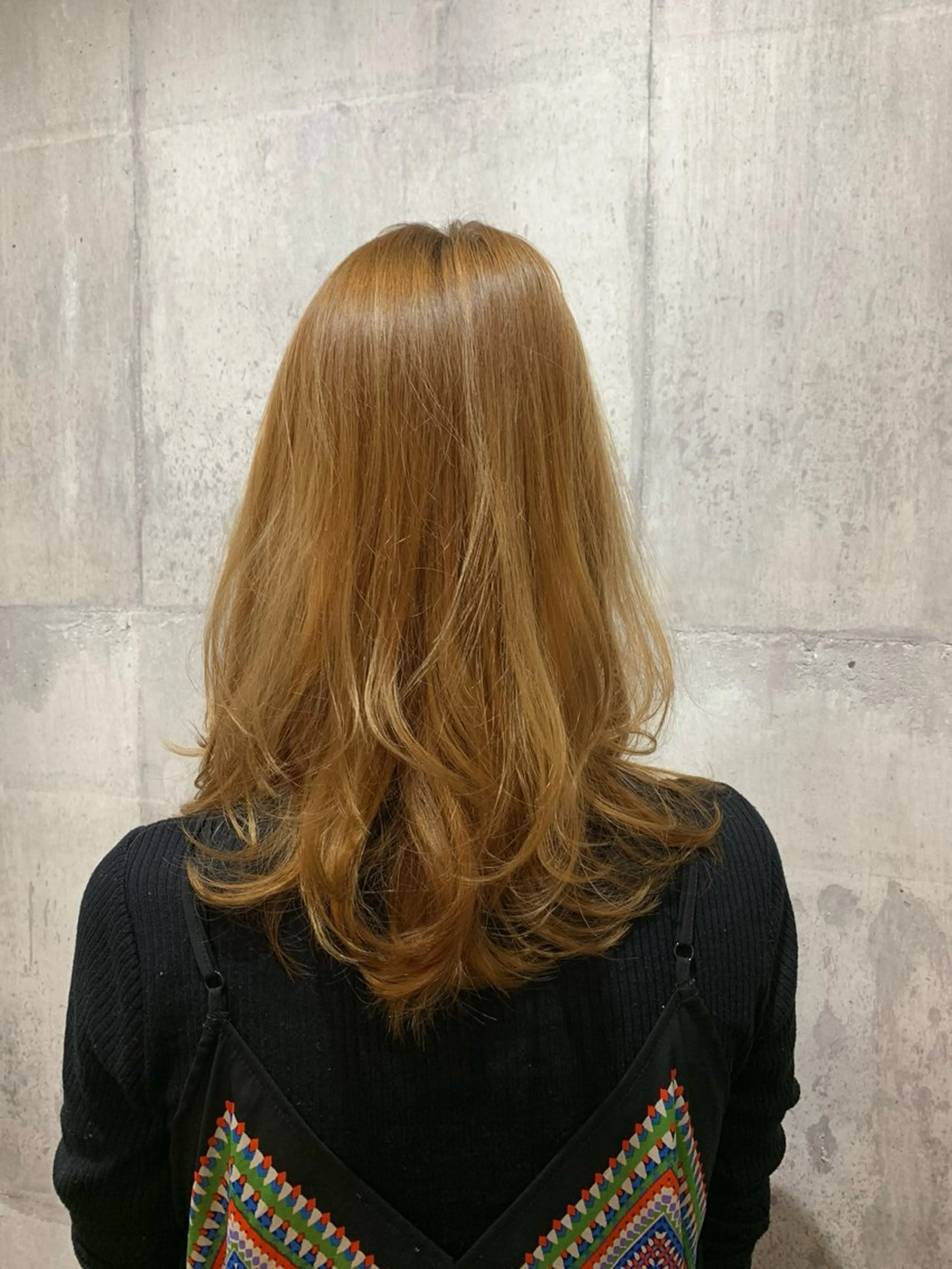 セミロング Luan所属・Luan＊ 桐原のヘアスタイル