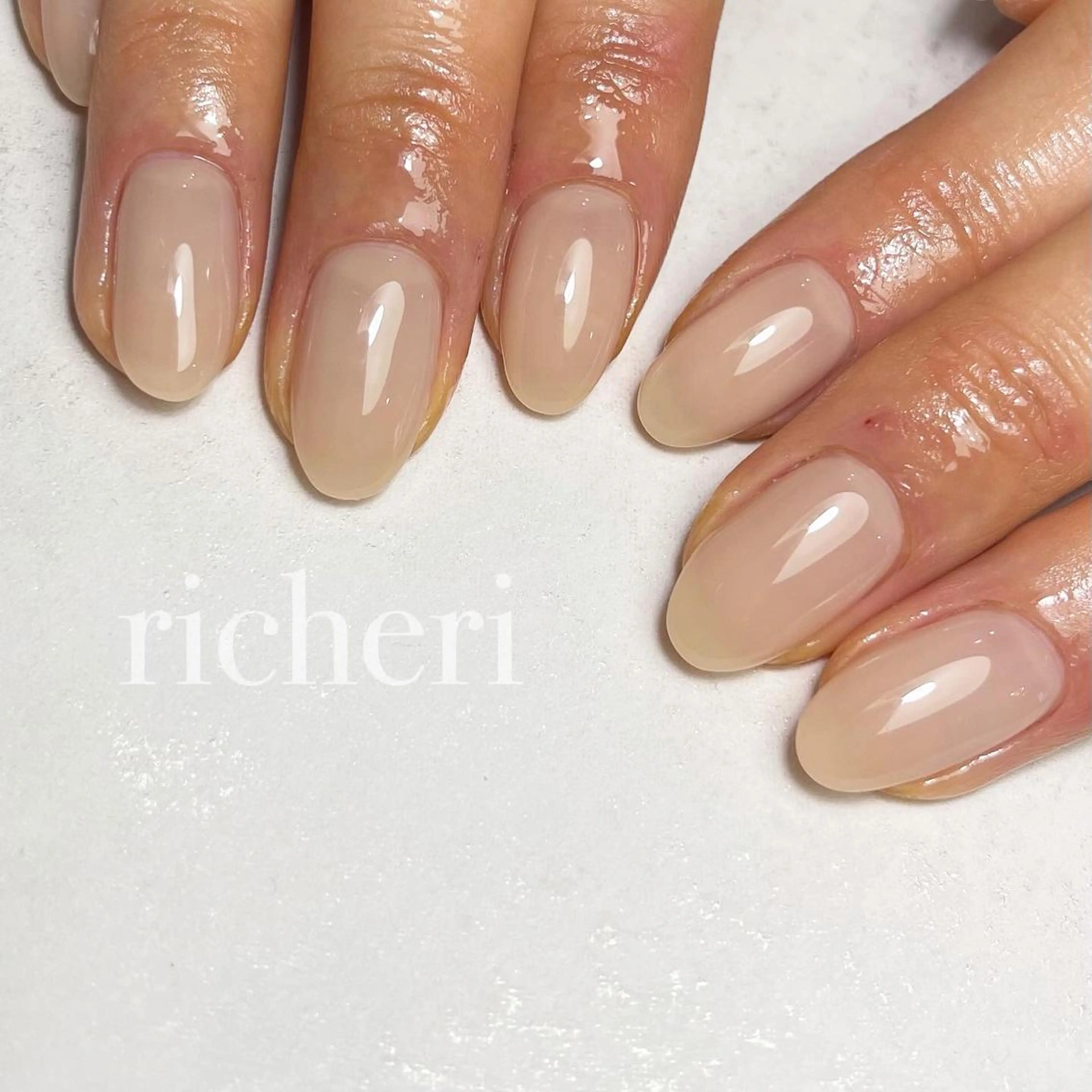 ミディアム ネイル 韓国風ヘア アートネイル フラッシュネイル フレンチネイル ジェルネイル ハンドネイル richeri beautyのエステ・リラクイメージ