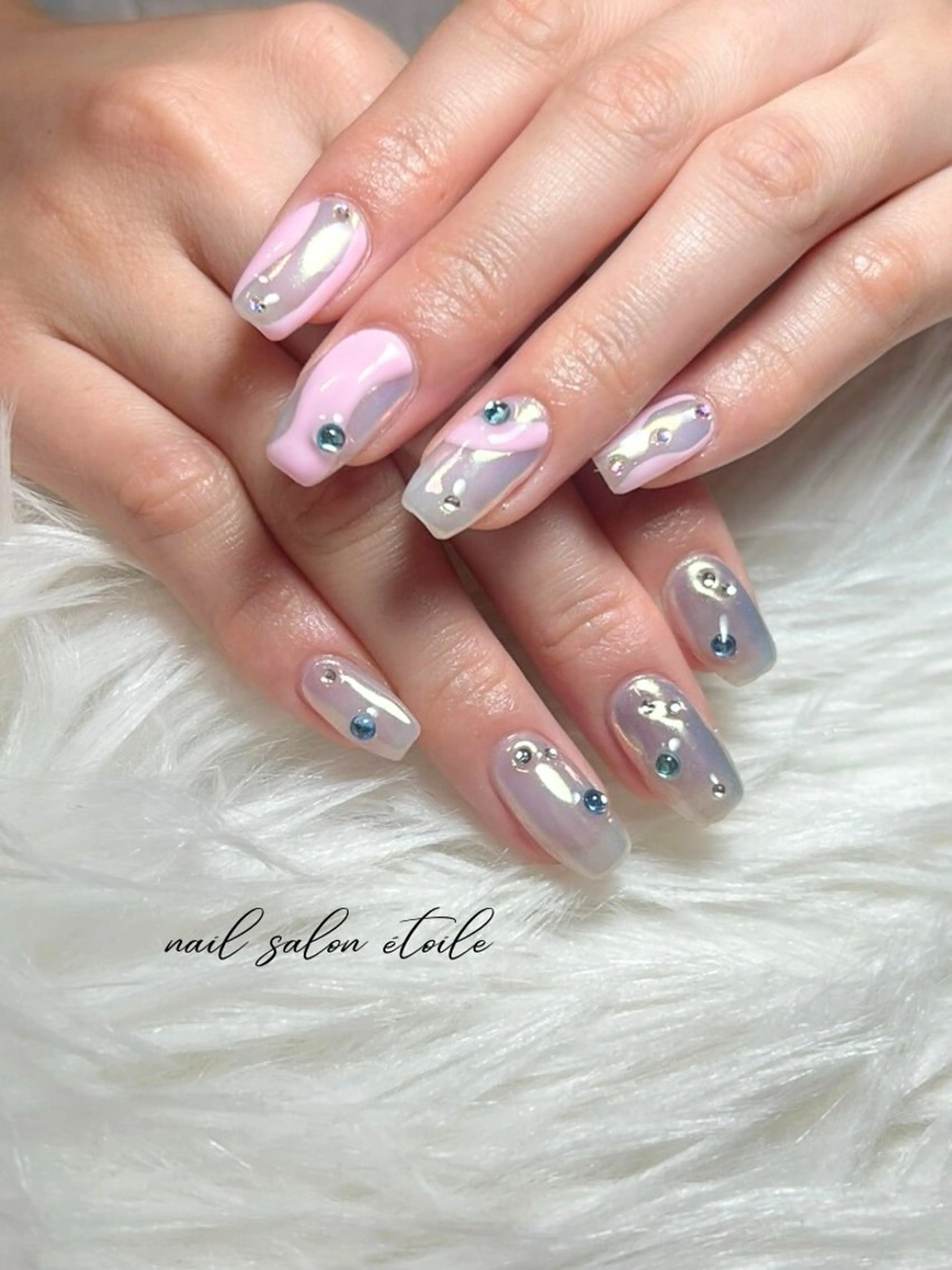 ネイル オーロラネイル キラキラネイル ニュアンスネイル ピンク ストーンネイル ハンドネイル nail salon étoileのネイルデザイン