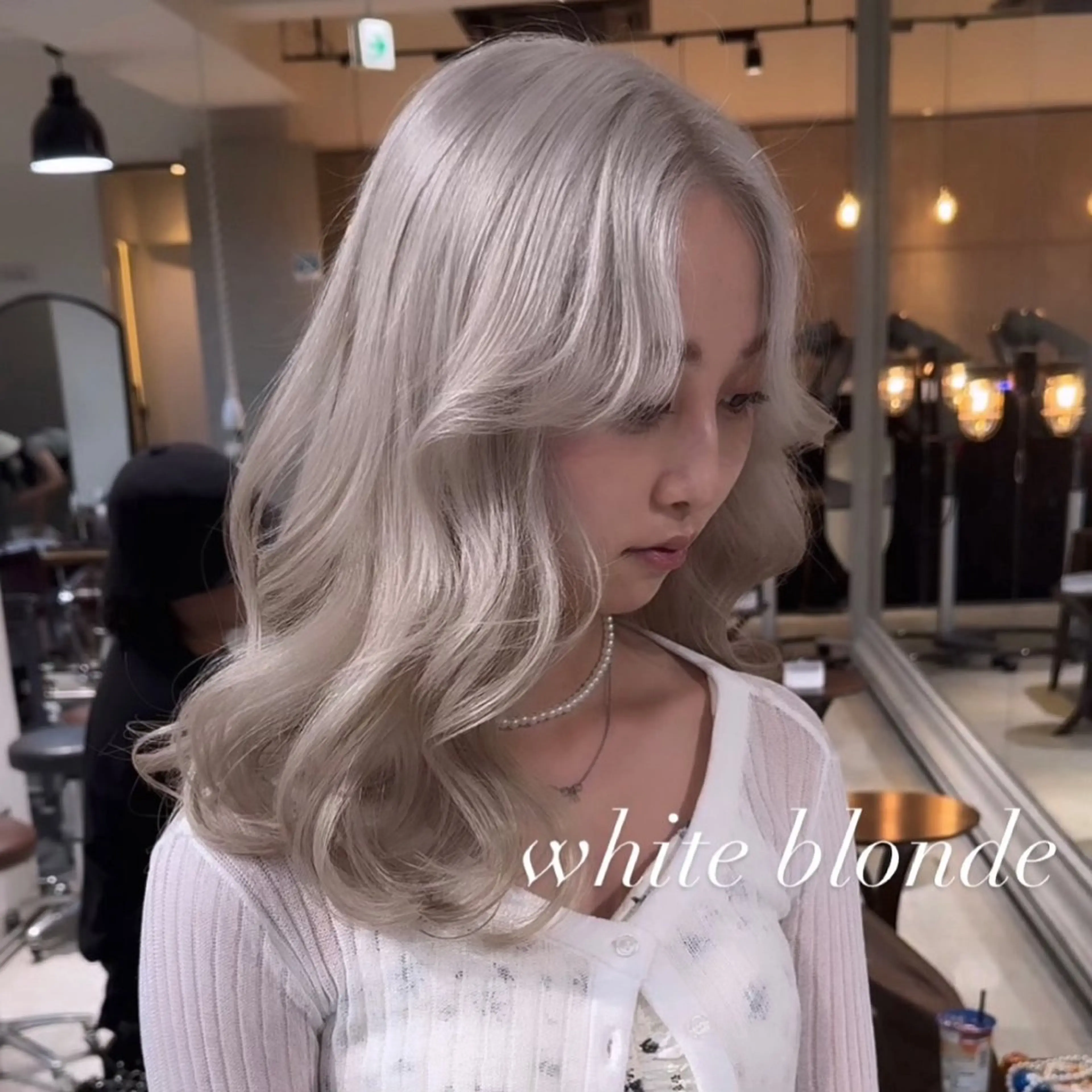 セミロング カラー カット ヘアカラー トリートメント ヘアセット 💜ハイトーン💛 マジカルかいちゃんのヘアスタイル