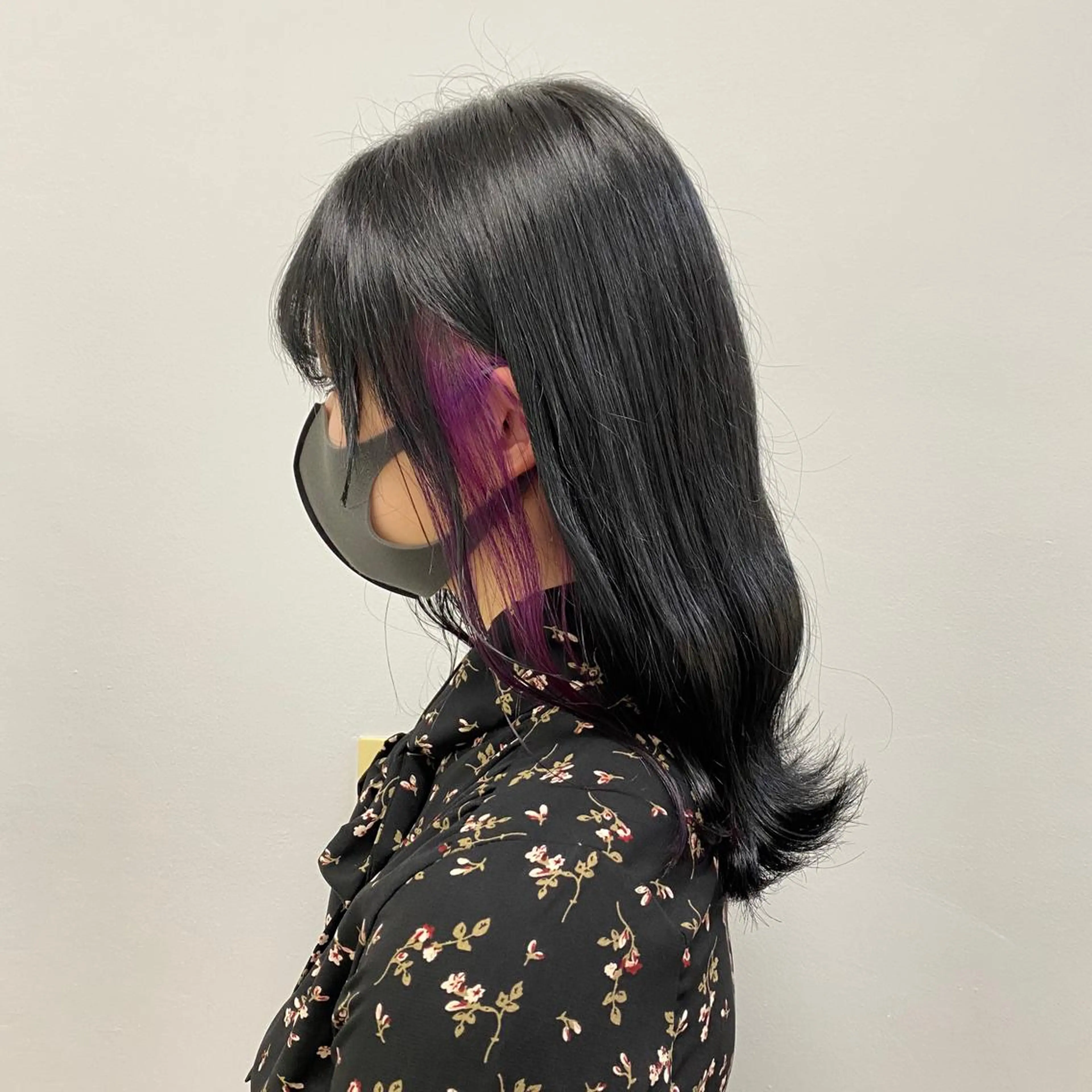 セミロング カラー パーマ ヘアアレンジ メンズ ネイル マツエク・マツパ 韓国風ベージュ🤎 赤みなし🌿横浜🤎のヘアスタイル