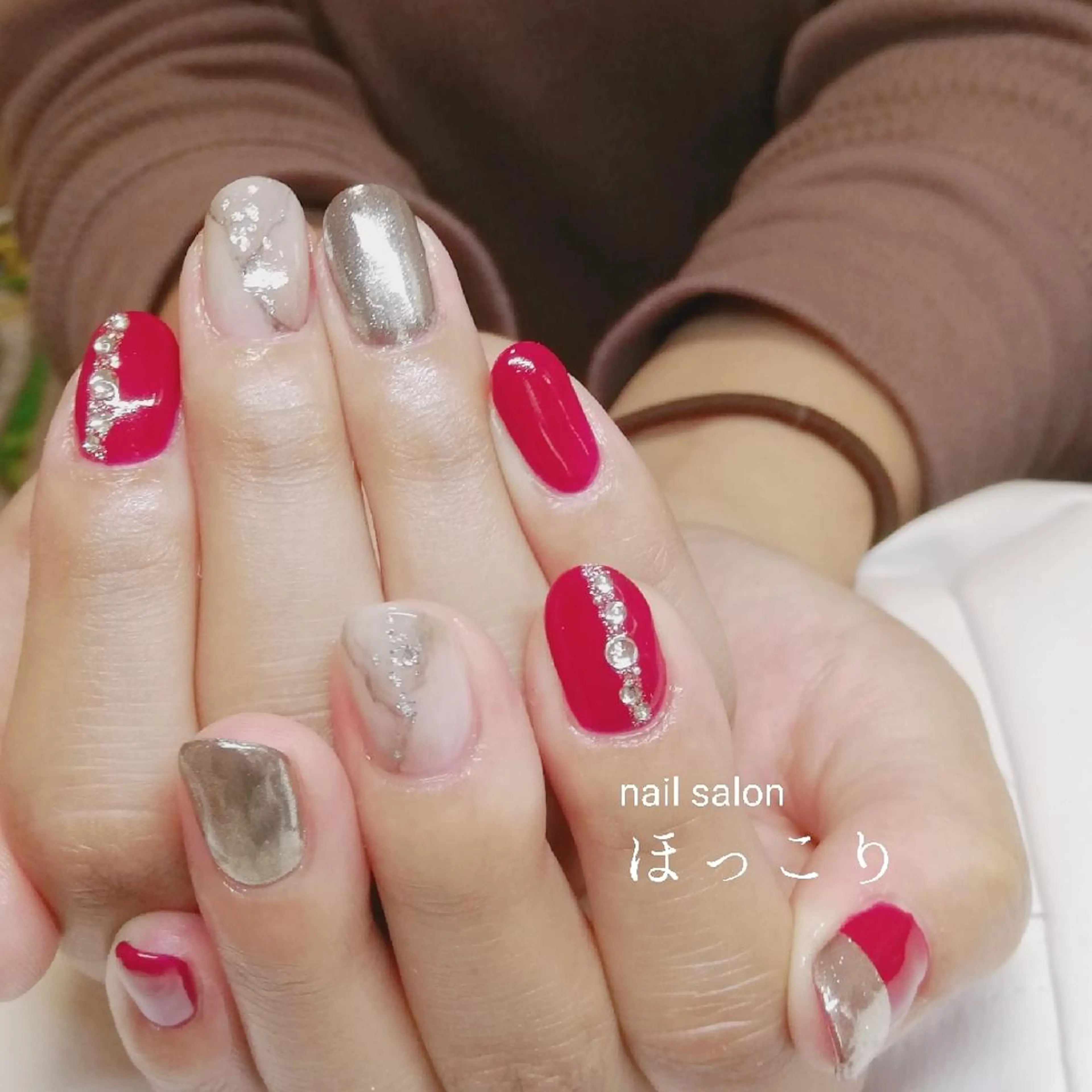 ネイル ストーンネイル ネイルサロンほっこり kanaのネイルデザイン