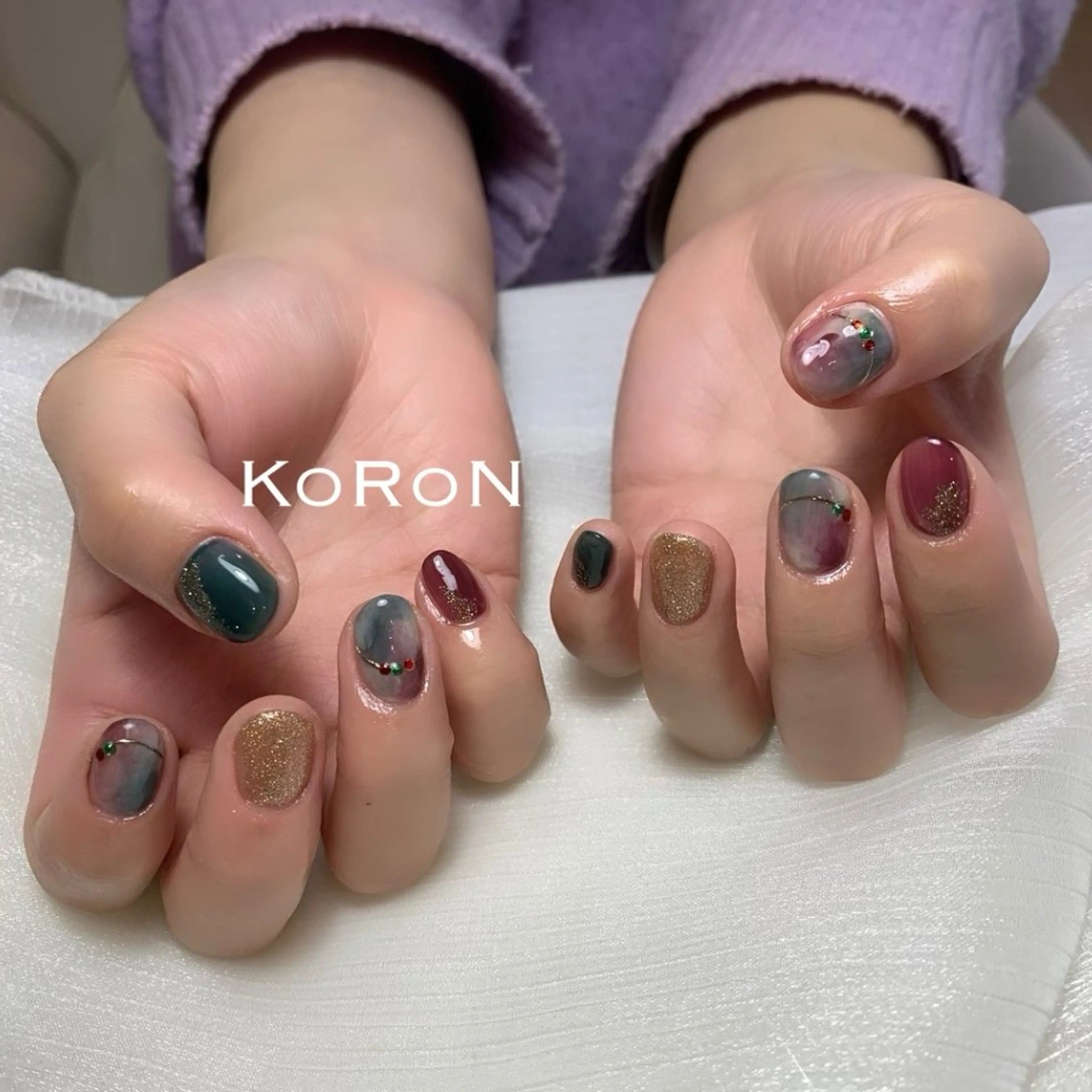 ネイル ニュアンスネイル 冬ネイル クリスマス 自宅サロン鎌倉 KORONのネイルデザイン