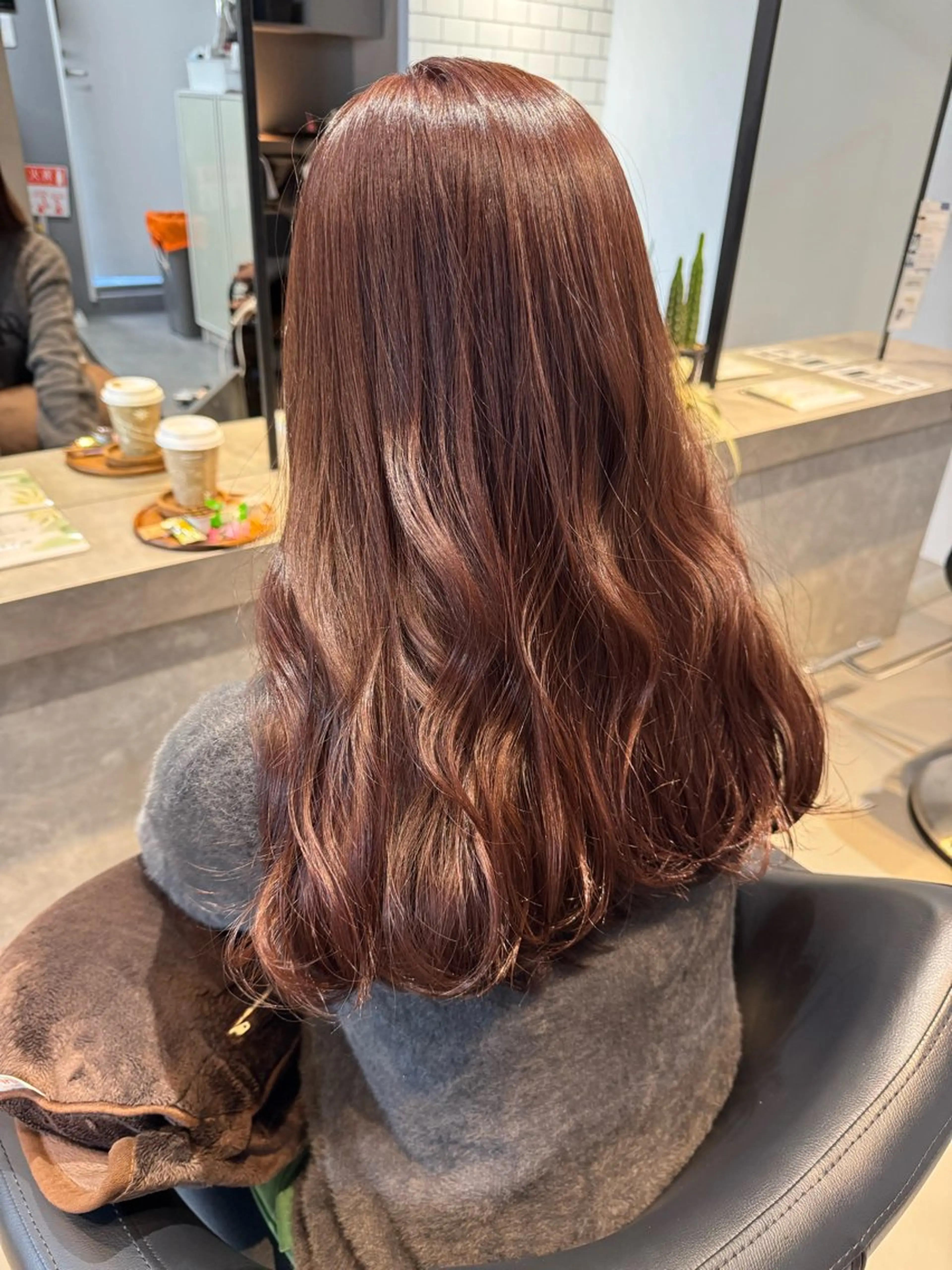 ロング カラー ベージュカラー ブリーチ ブリーチなしカラー ピンクカラー ピンクベージュ カット ヘアカラー トリートメント 髪質改善×艶カラー Haruのヘアスタイル