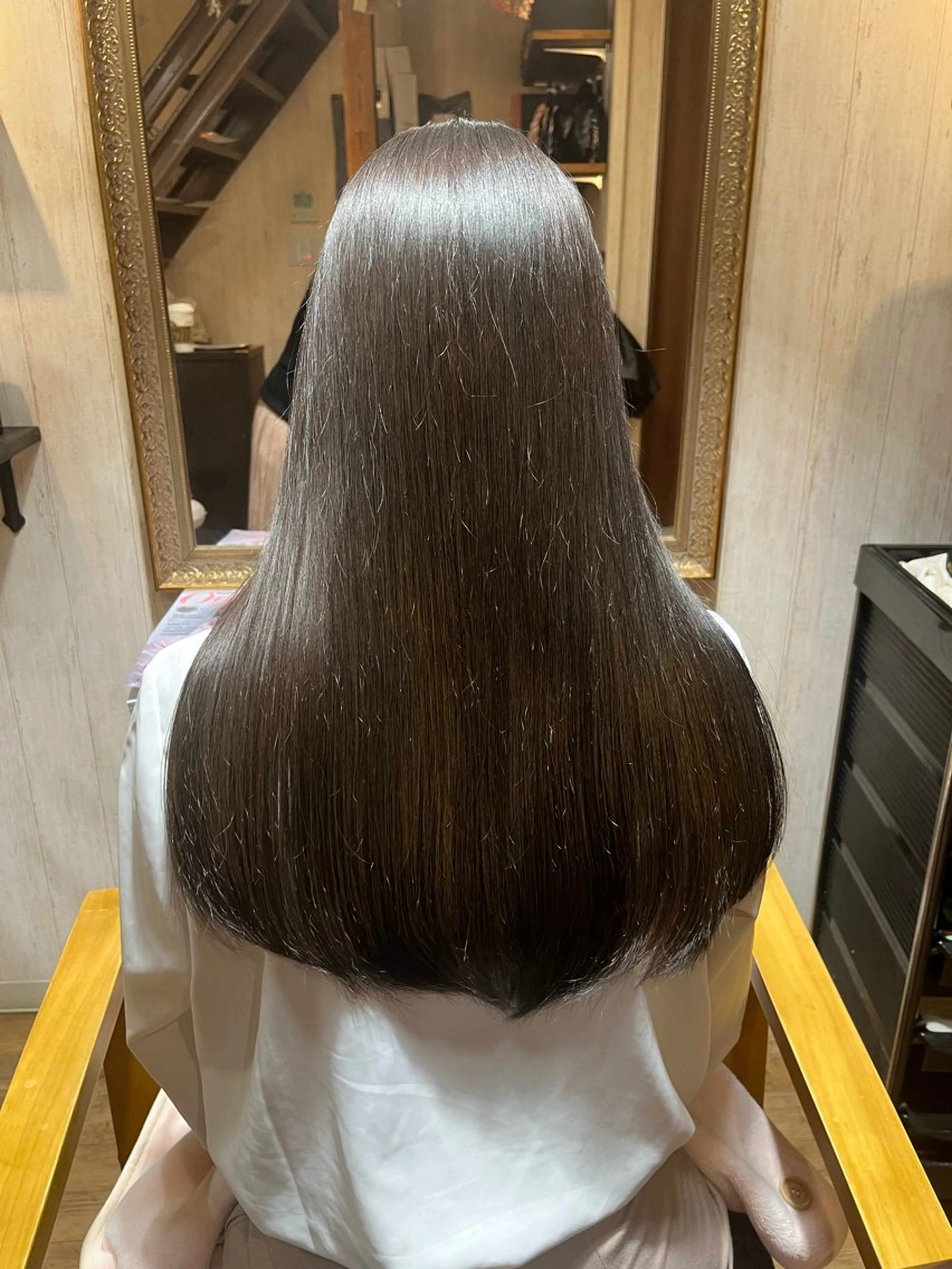 ロング カラー ブリーチ グレージュ ブリーチなしカラー シルバー シルバーグレージュ カット ヘアカラー トリートメント SORA所属・ＳＯＲＡ Ｉｉｅのヘアスタイル