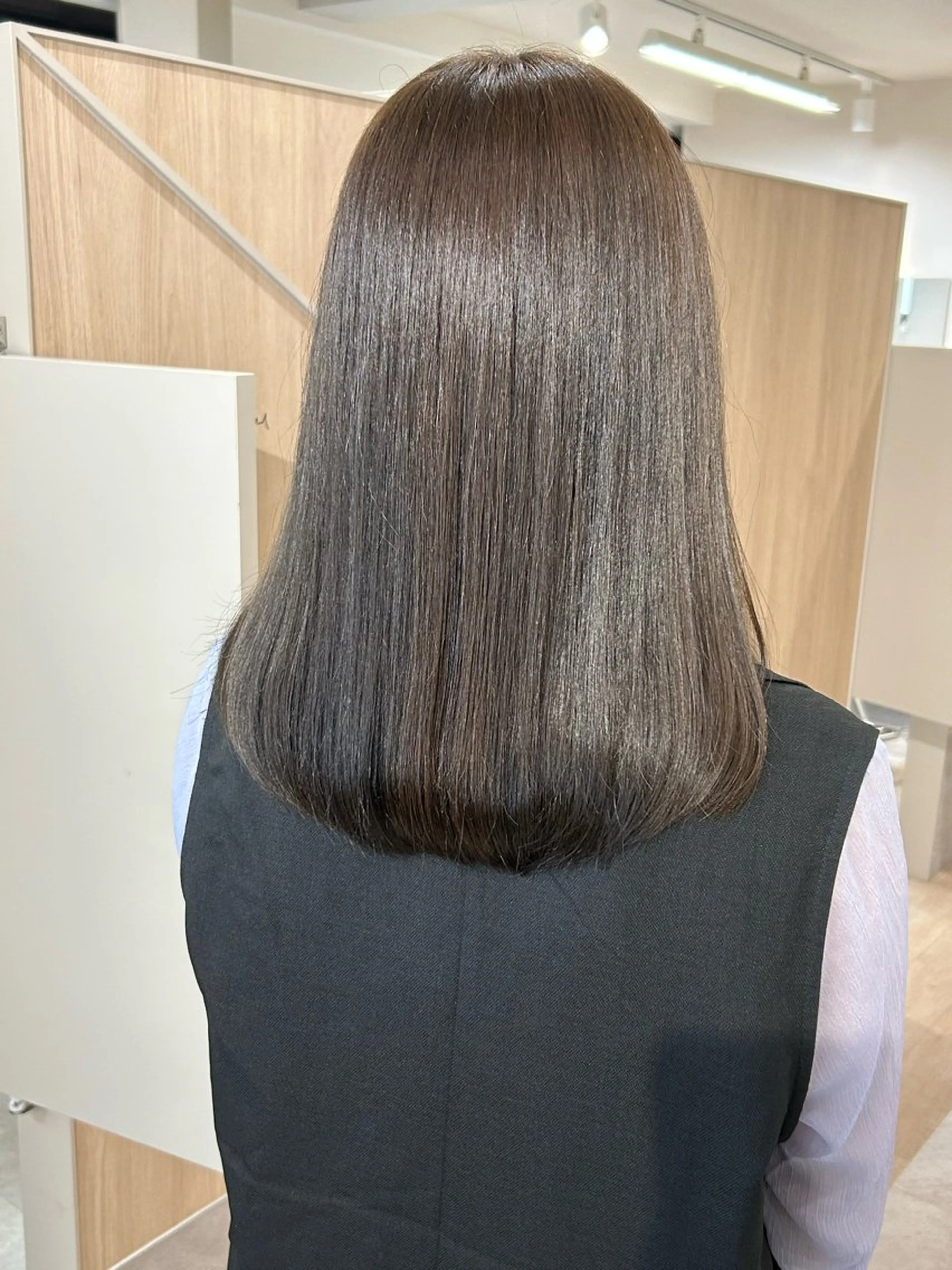 セミロング カラー カット ヘアカラー トリートメント 西 めぐみのヘアスタイル