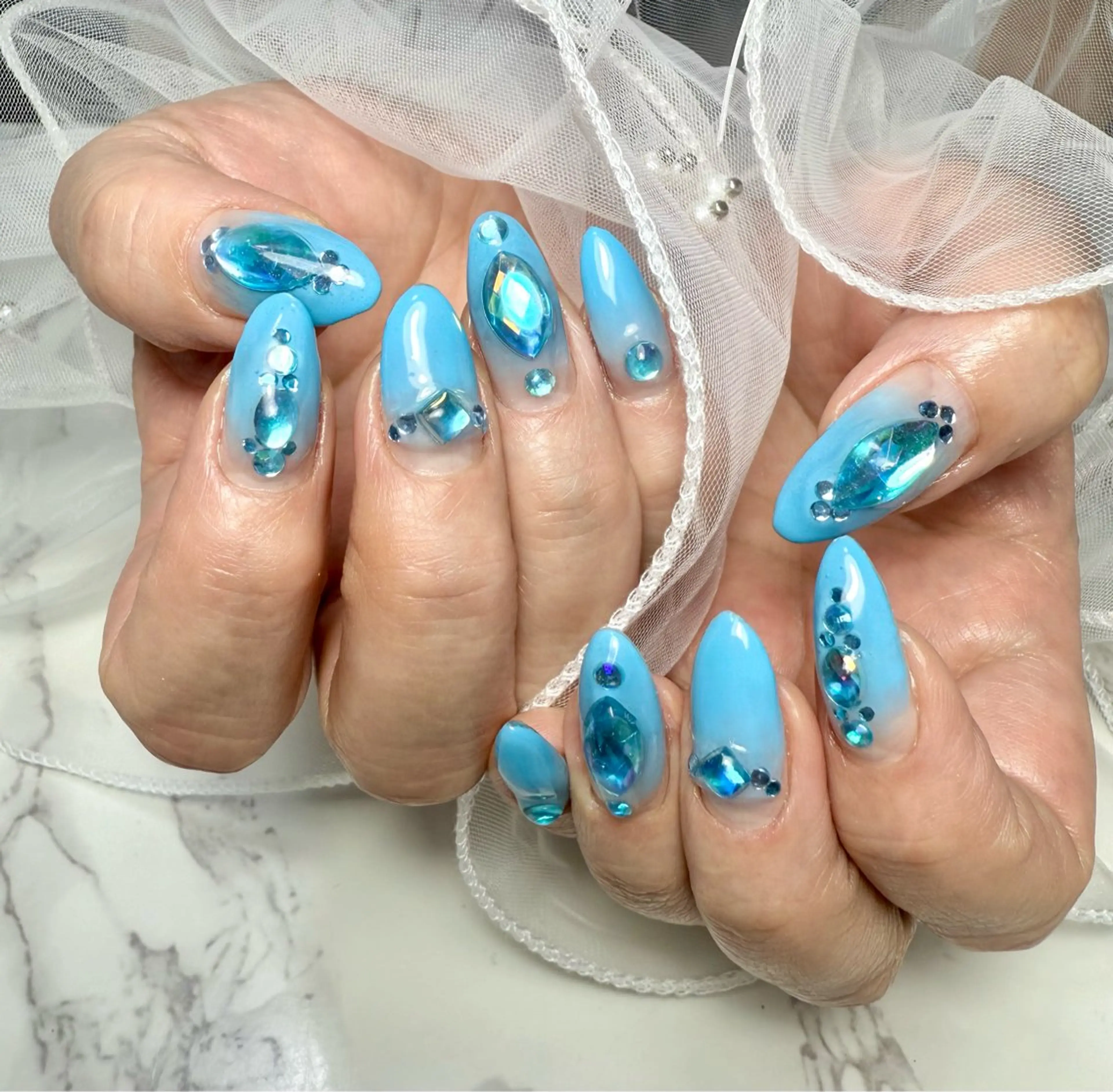 ネイル アートネイル チークネイル フレンチネイル 氷ネイル・うるうるネイル キラキラネイル M.N_ nailのネイルデザイン