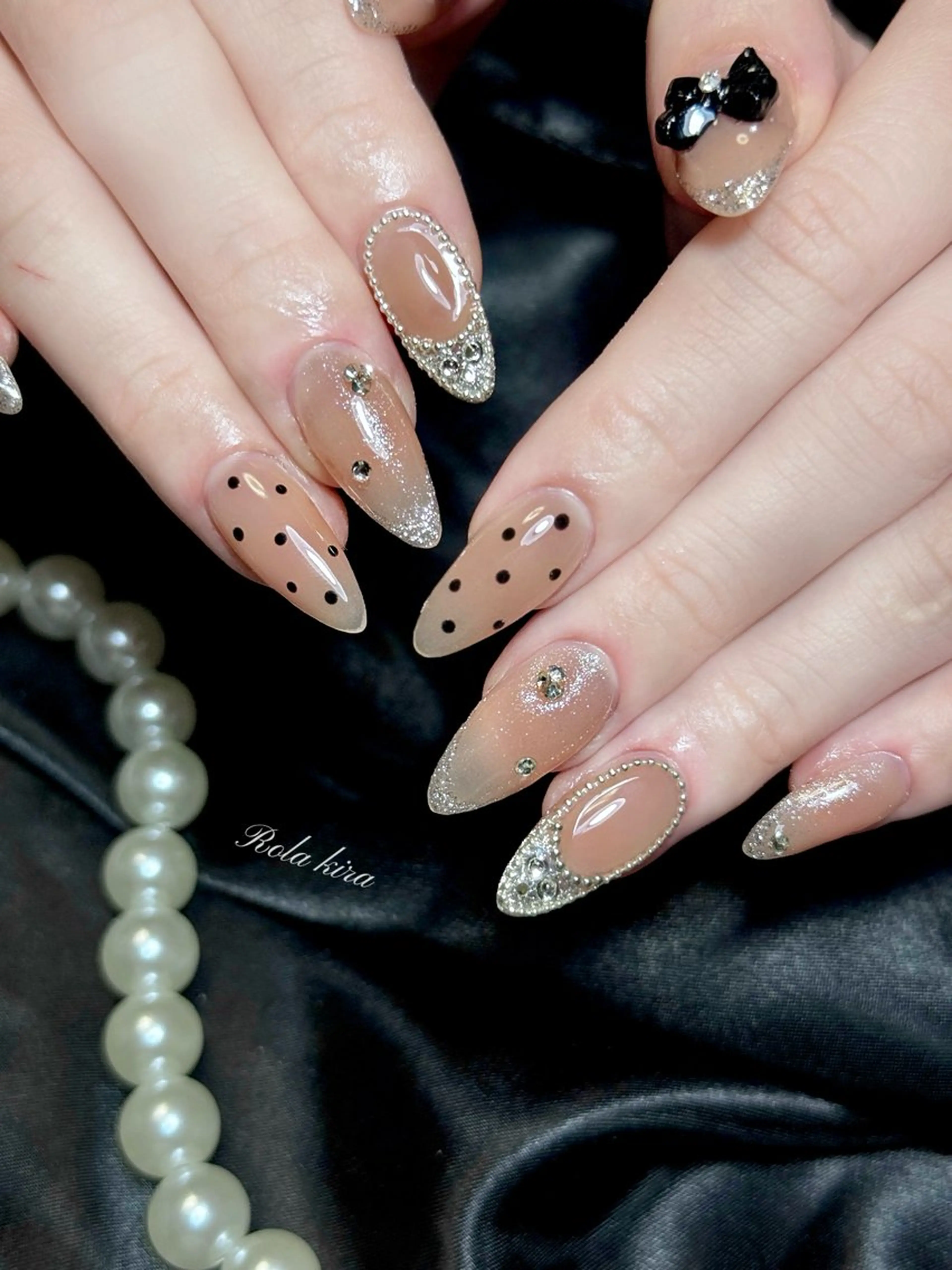 ネイル フレンチネイル ジェルネイル ガラスフレンチ キラキラネイル 韓国ネイル ハンドネイル Rola kira nail salon所属・Rola kira 麗のネイルデザイン