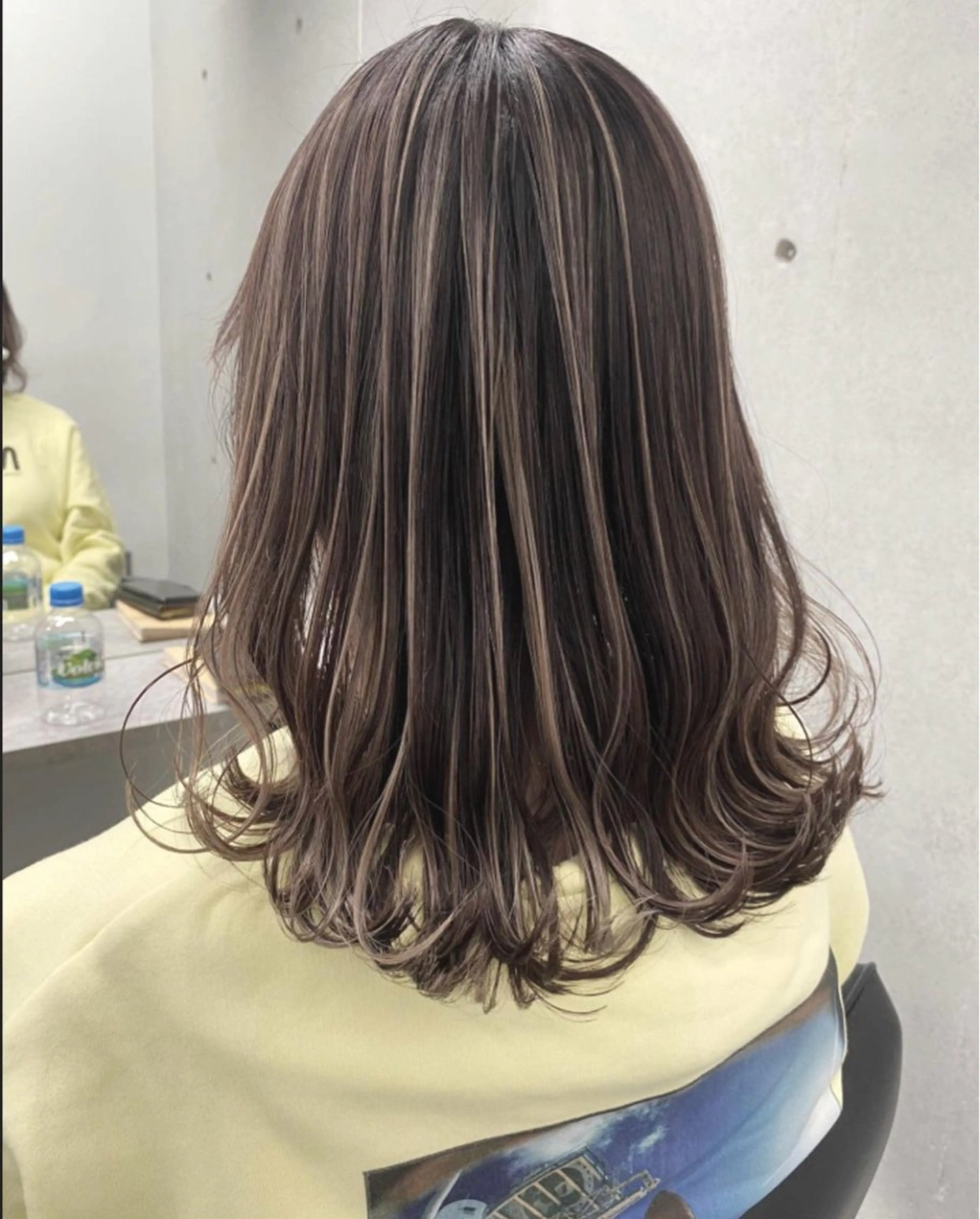 🖤minimo限定価格🖤ショート・肩上ボブの方ハイライトカラー💫の写真