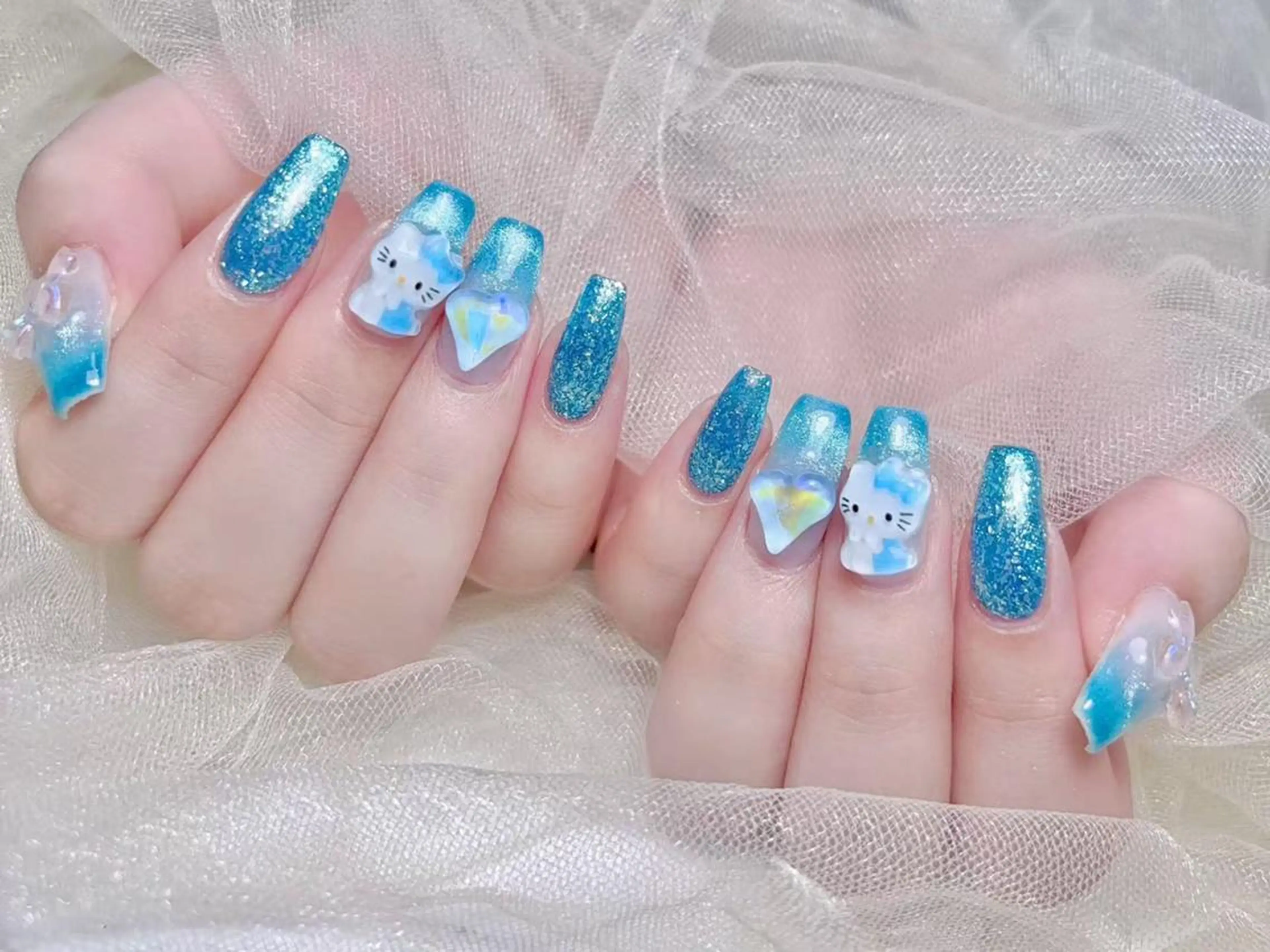 ネイル アートネイル オーロラネイル チークネイル 成人式 長さ出し Mia Miaのネイルデザイン