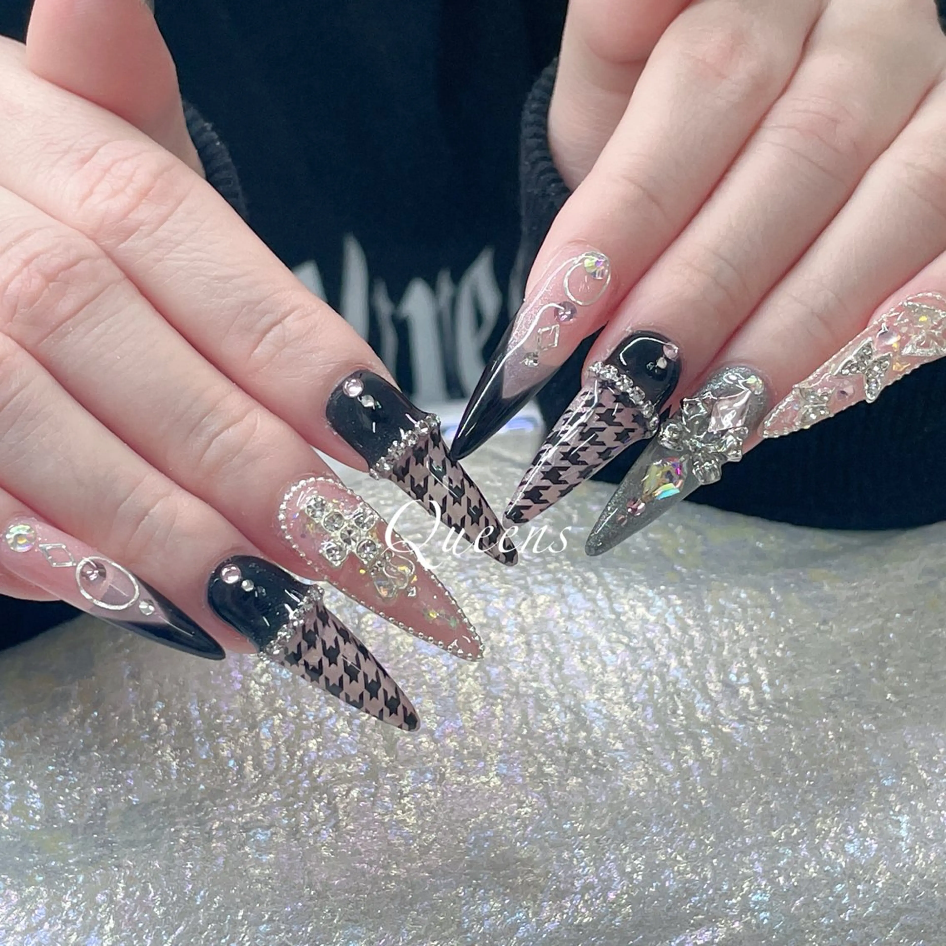 ネイル ハンドネイル Queens マオのネイルデザイン