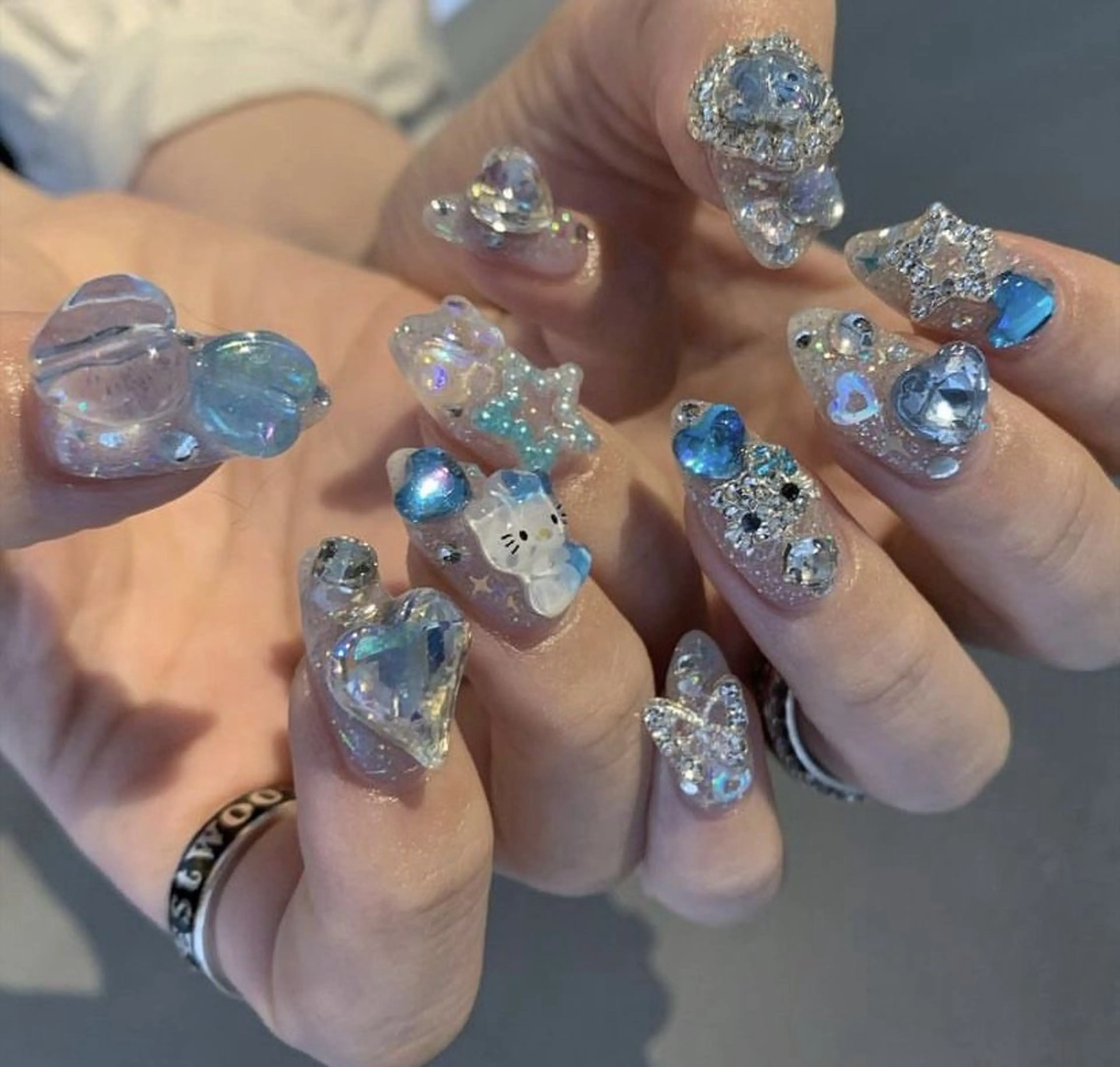 ネイル Bonnal所属・Manamǐ 個性派のネイルデザイン