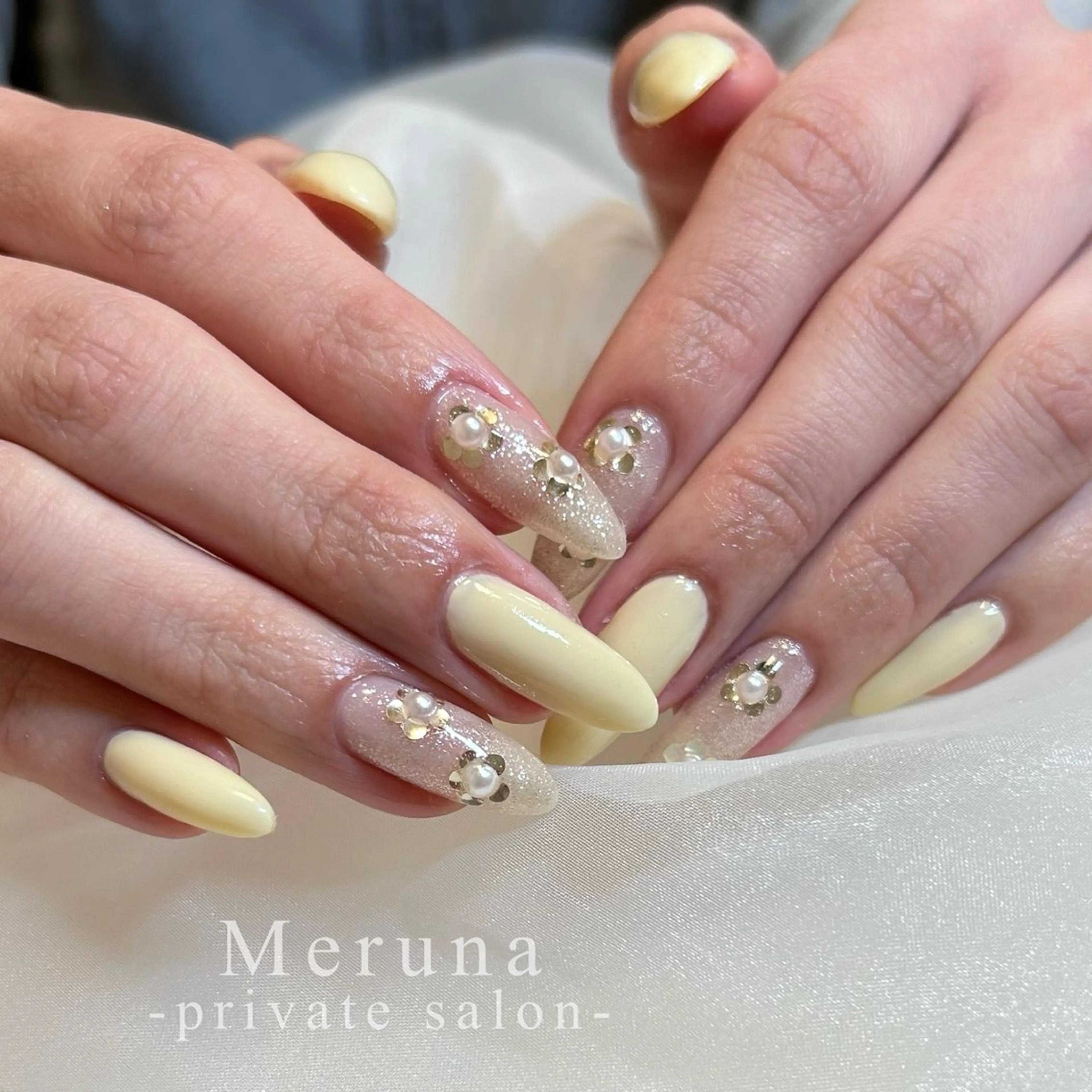 ネイル 春ネイル 黄色 ハンドネイル Meruna .ﾒﾙｰﾅ.のネイルデザイン