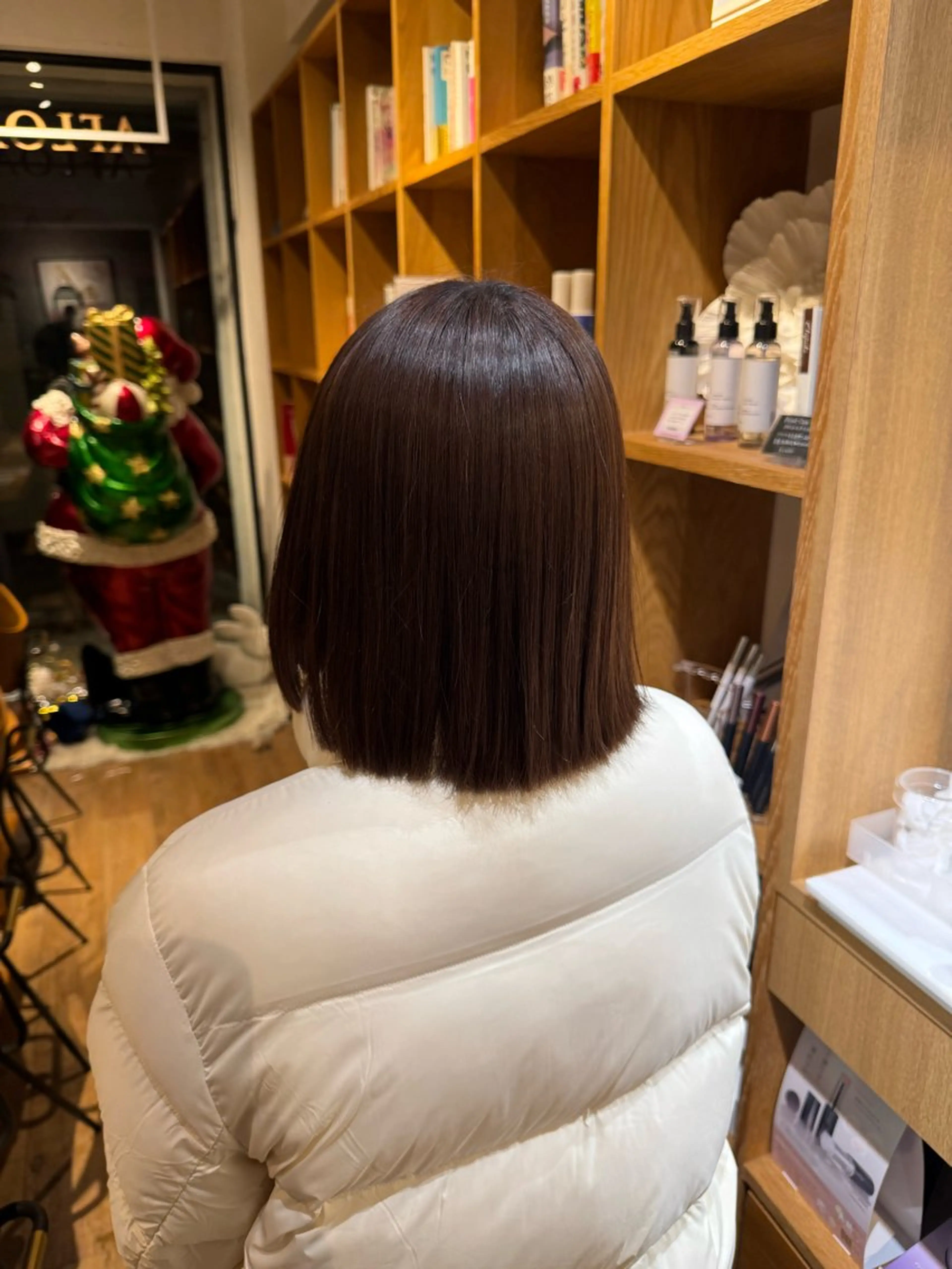 セミロング カット 縮毛矯正 トリートメント afloatkobe所属・美髪/髪質改善 川口凌弥のヘアスタイル