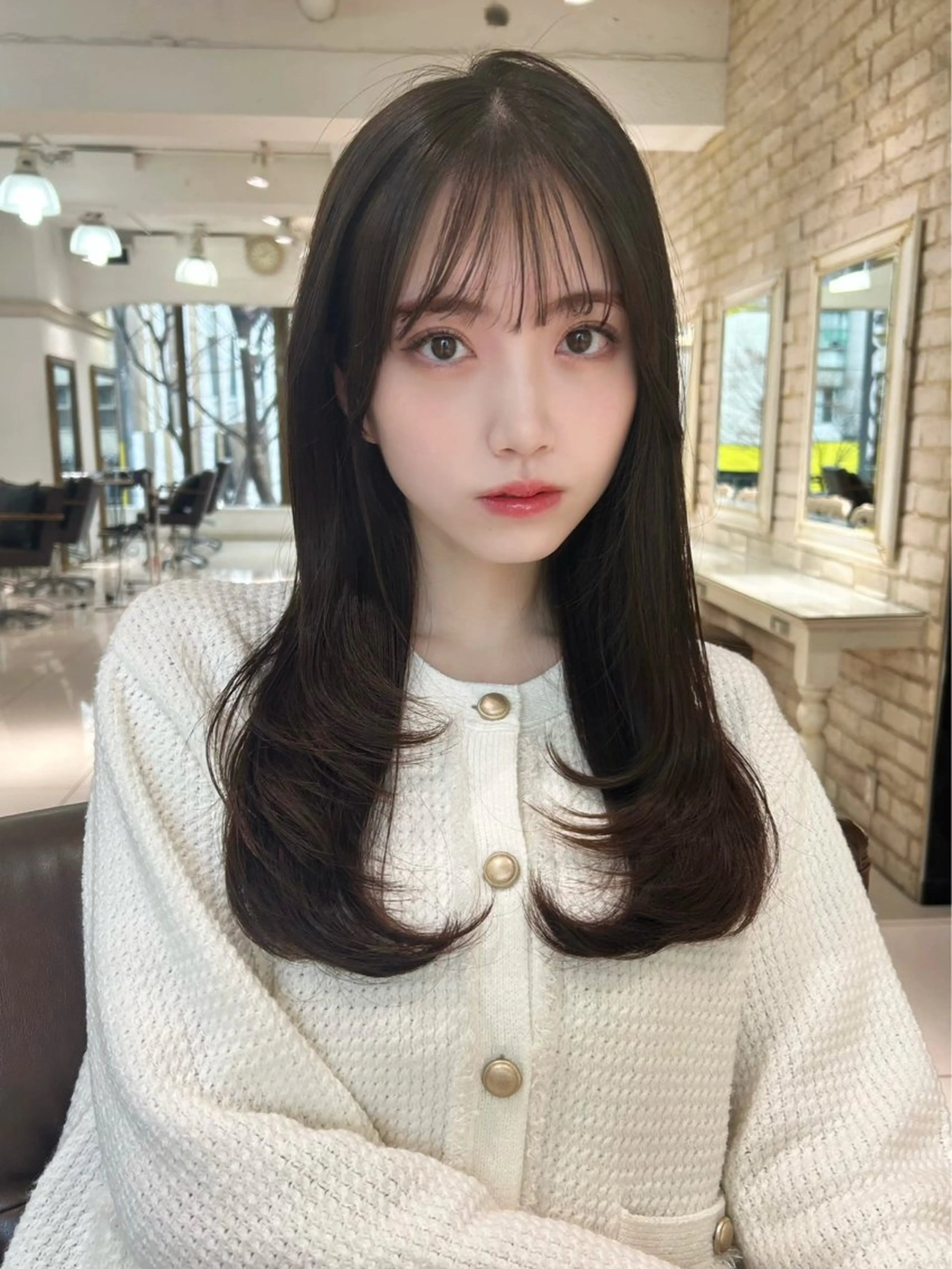 セミロング カット ヘアカラー 𝒔𝒂𝒚𝒂🫧 /艶カラーのヘアスタイル