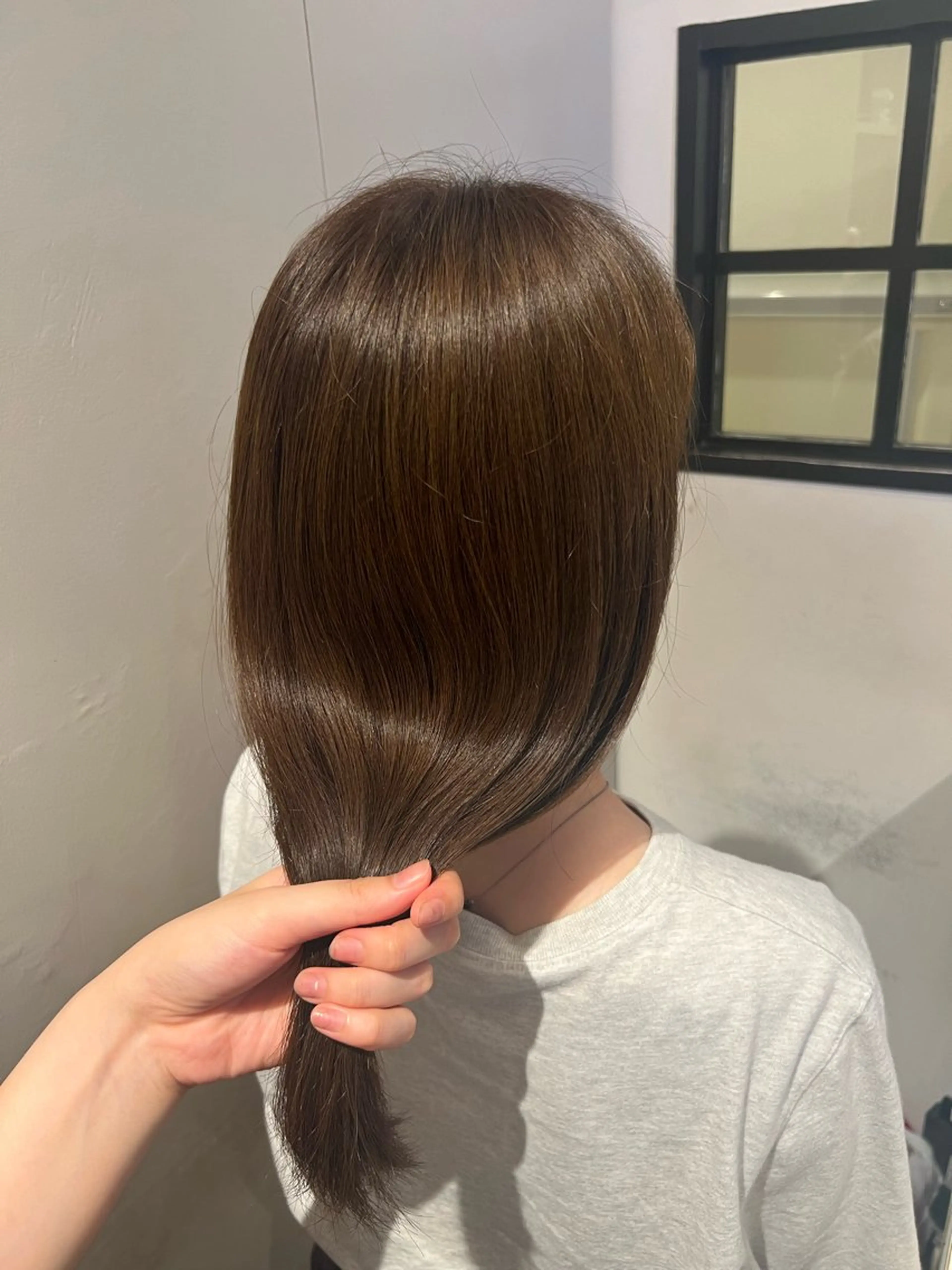 カラー 朝海 明華のヘアスタイル