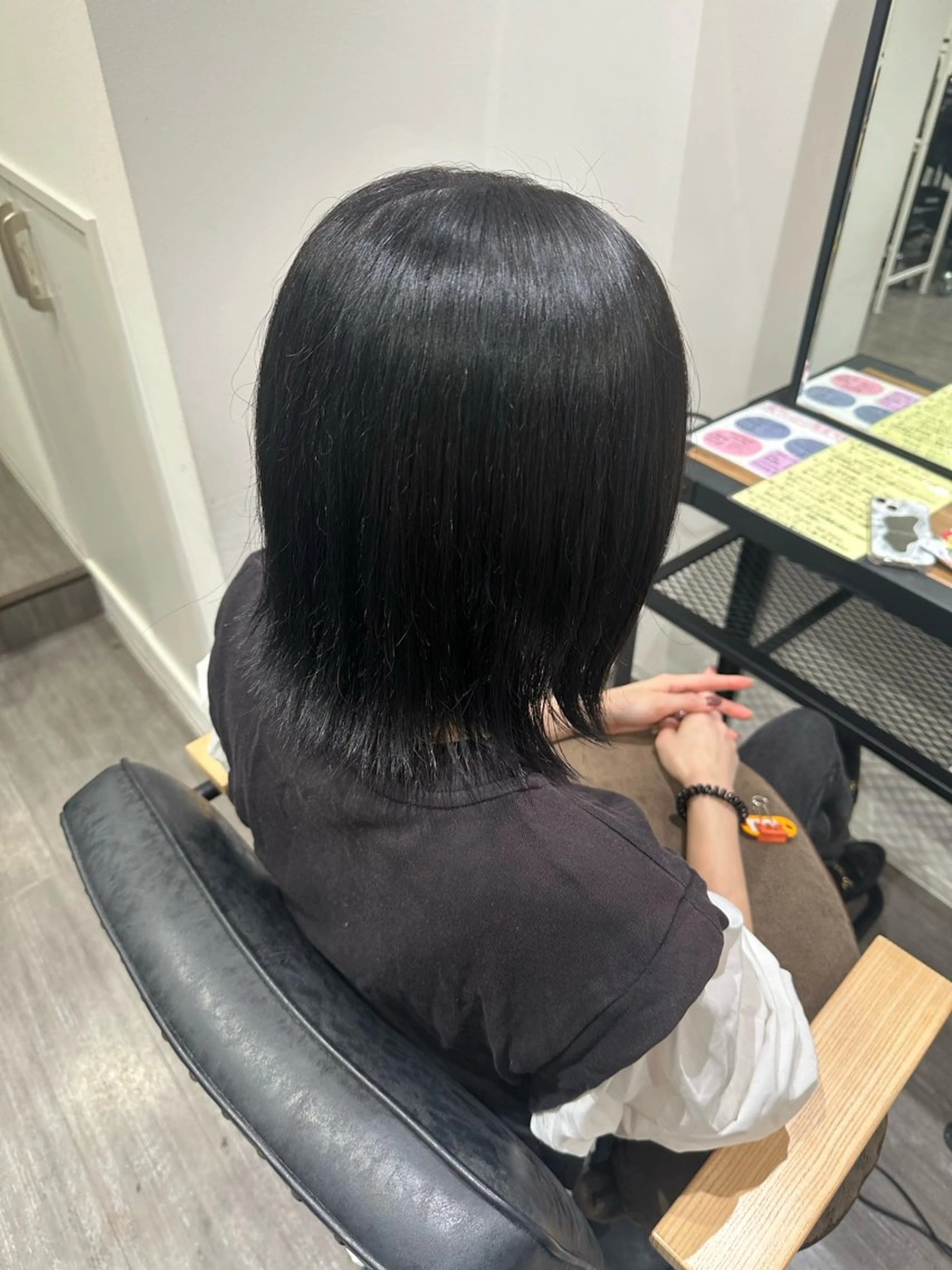 ミディアム カラー 黒髪 ブルーカラー ブルーブラック ヘアカラー トリートメント 艶髪レイヤー上田 紗也🇰🇷💗のヘアスタイル