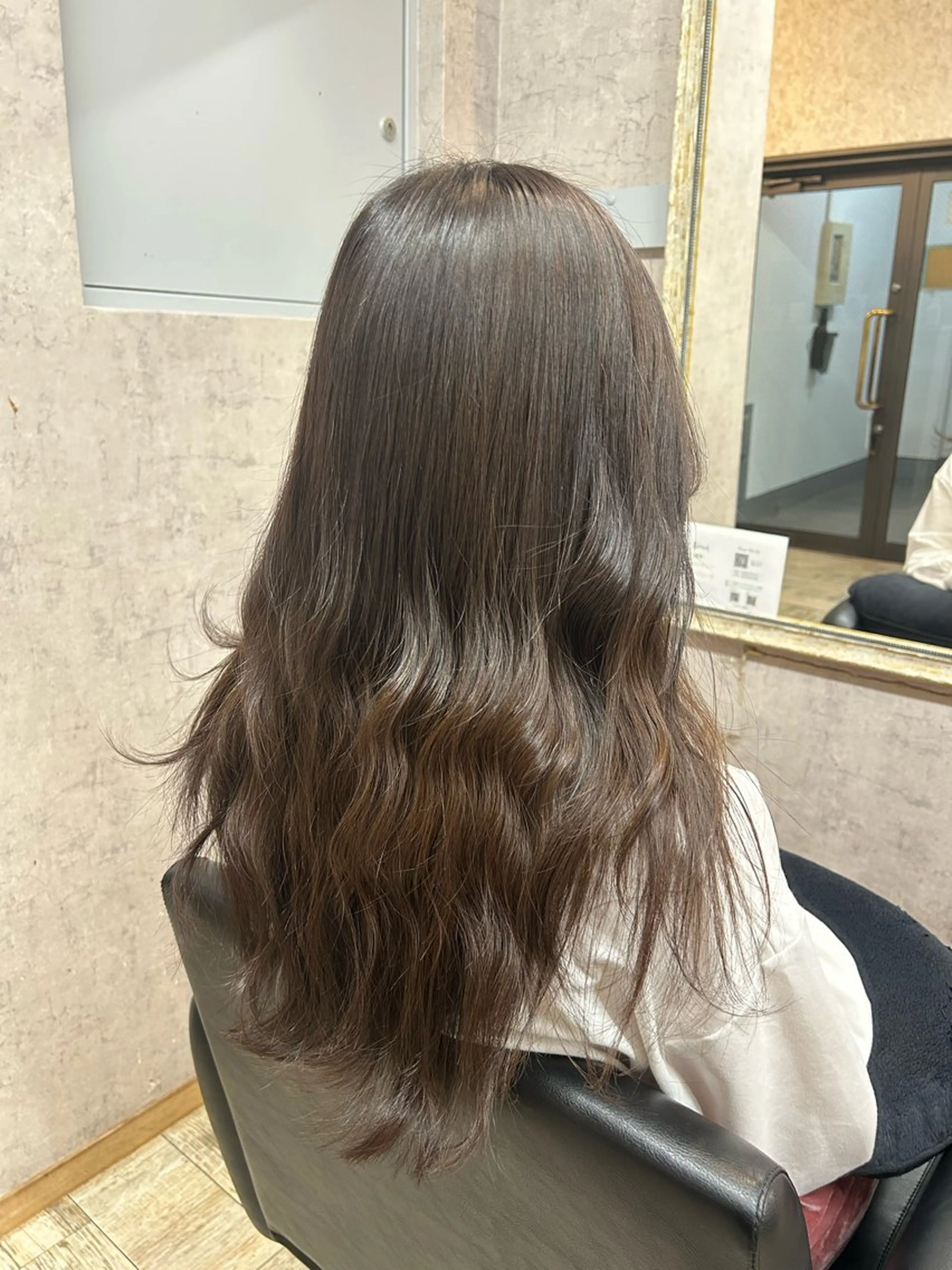 ロング カラー アッシュ アッシュグレー アッシュグレージュ グレージュ noa Hair Design 町田店所属・青柳 若奈のヘアスタイル