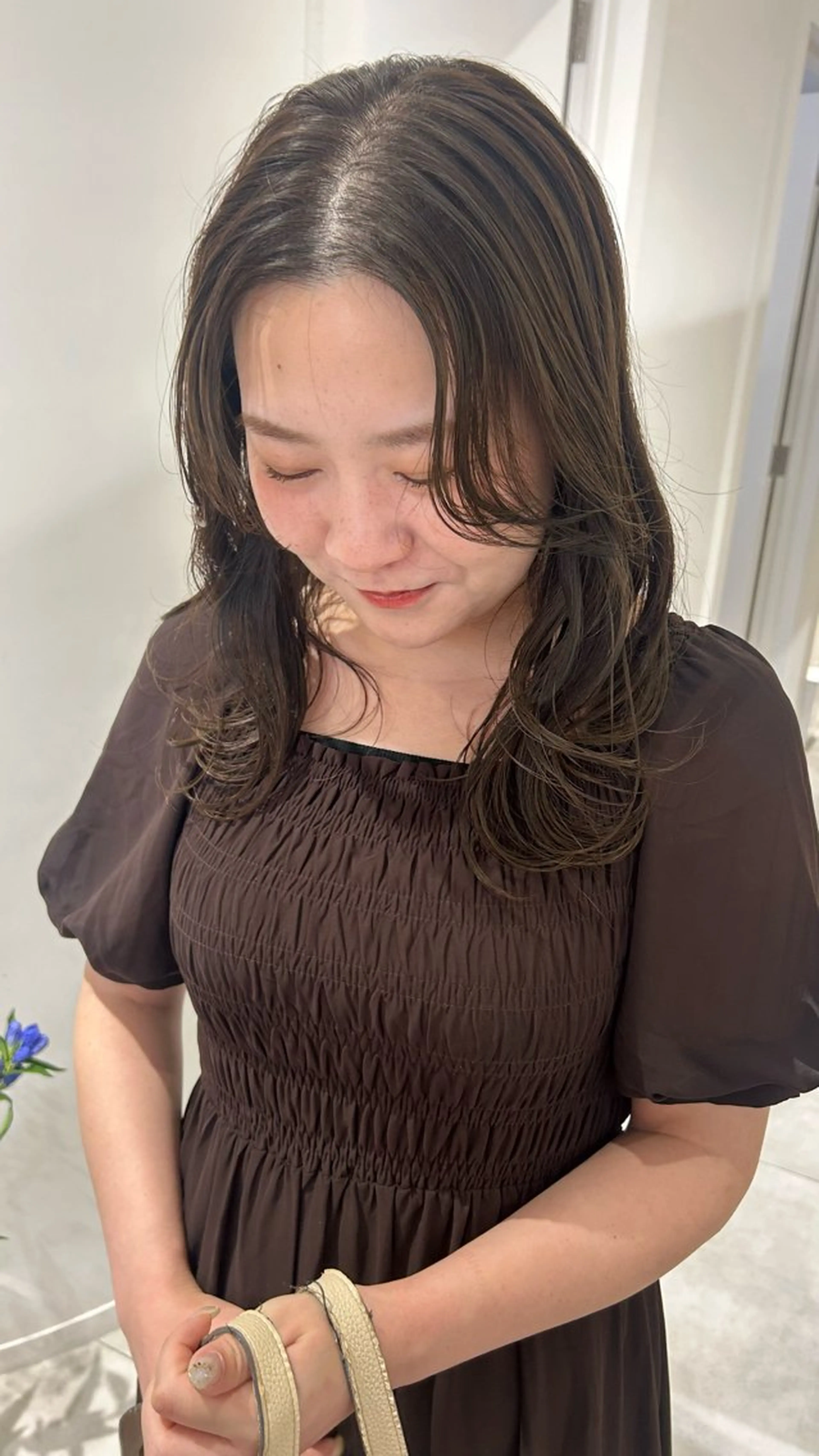 ミディアム カラー アッシュ ベージュカラー オレンジ カット ヘアカラー オリーブベージュ/ ブリーチなし透明感のヘアスタイル