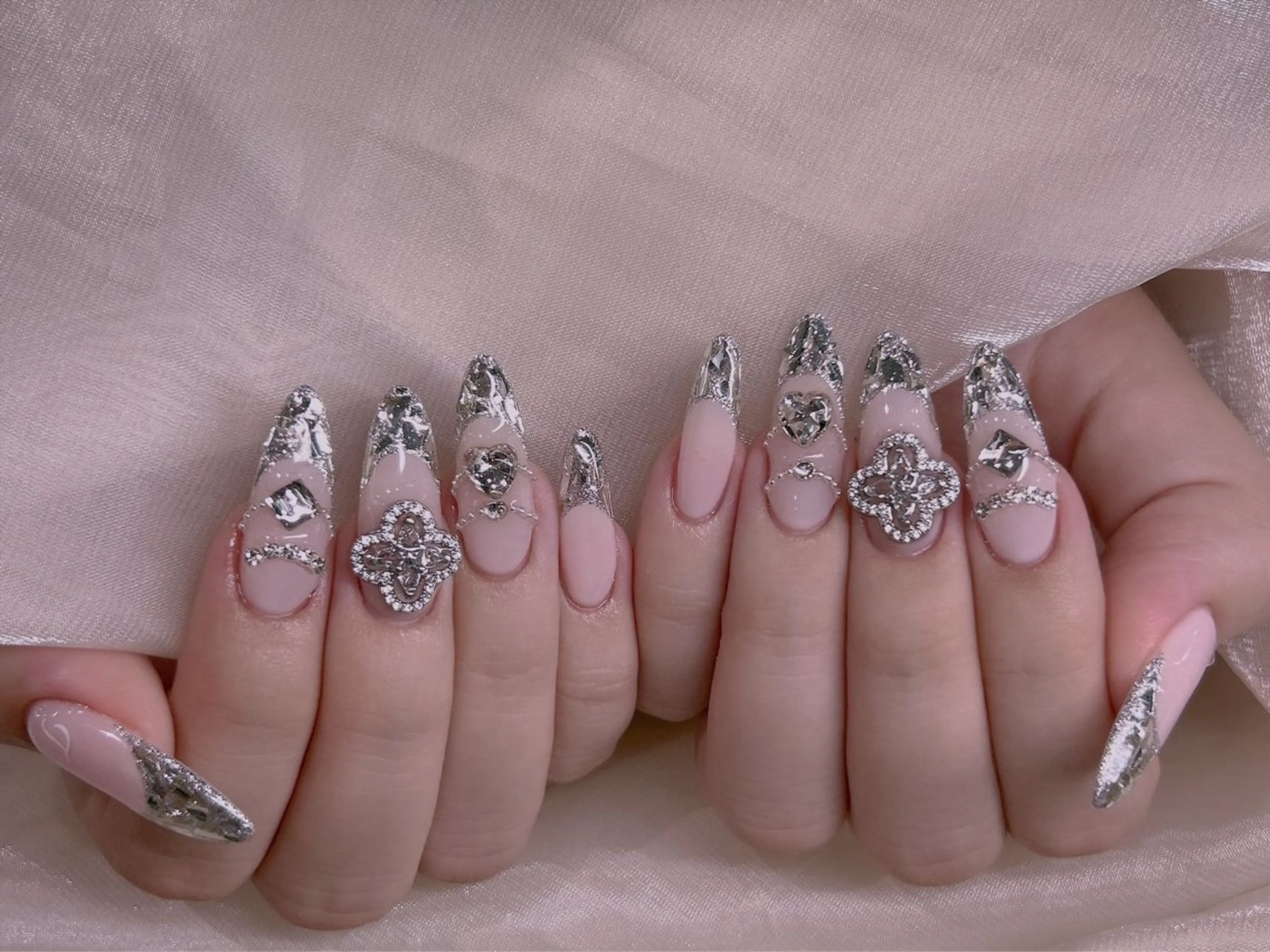 ネイル 美爪パラジェル導入店 Sunnilyのネイルデザイン