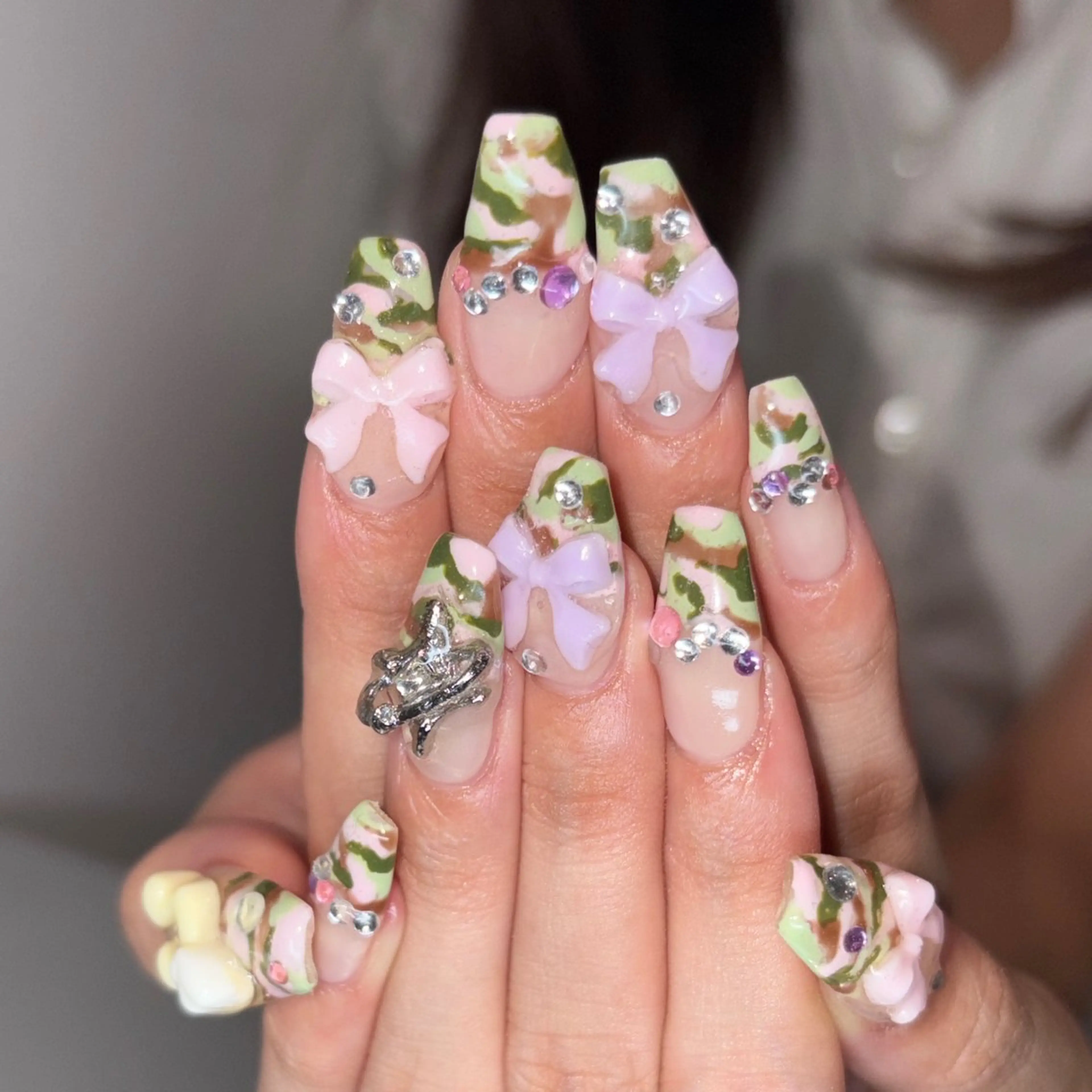 ネイル ハンドネイル 👽個性派ネイル🎀 komachiのマツエク・マツパデザイン