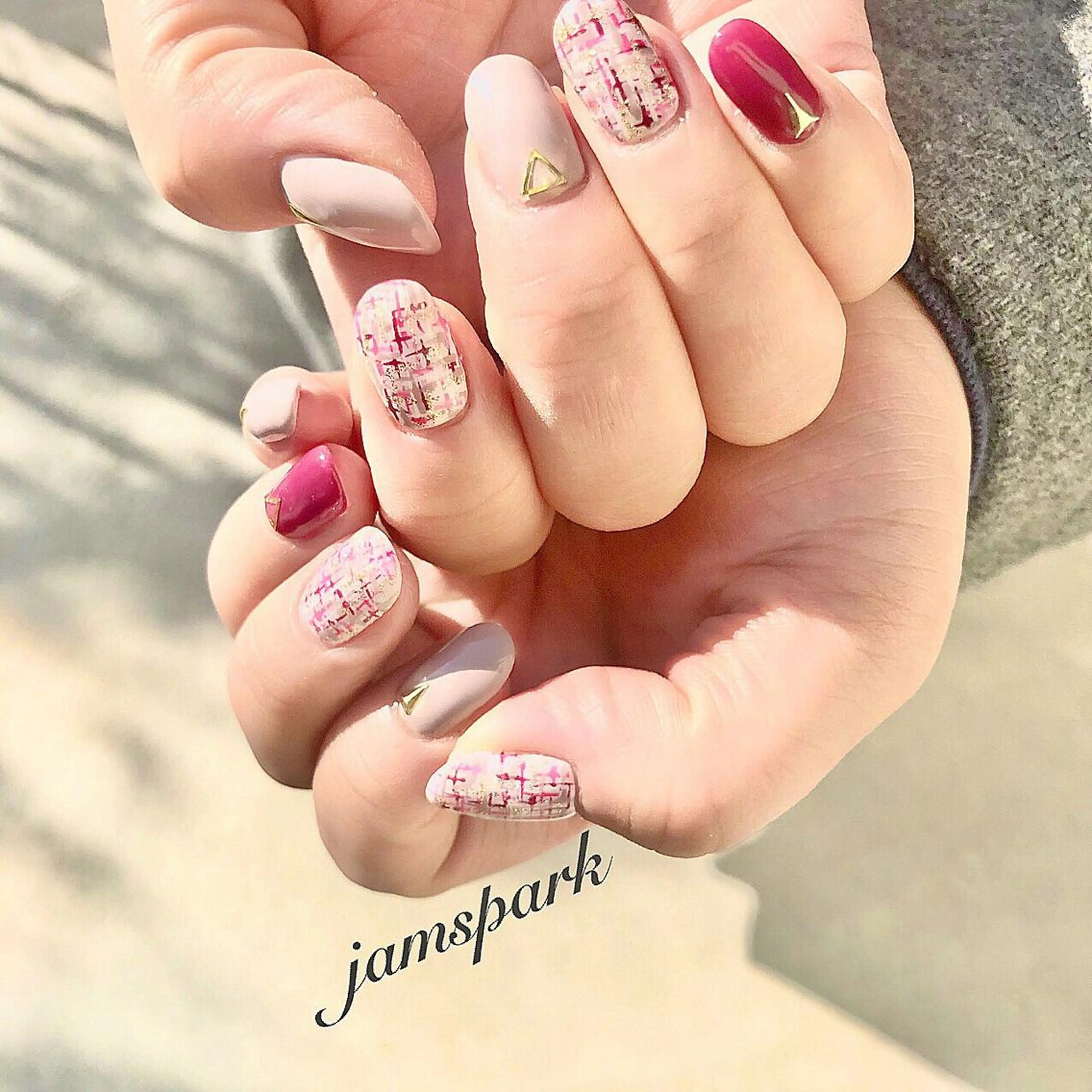 ネイル ボルドー ジェルネイル ニュアンスネイル ピンク 赤色 ハンドネイル jamspark ✨のネイルデザイン