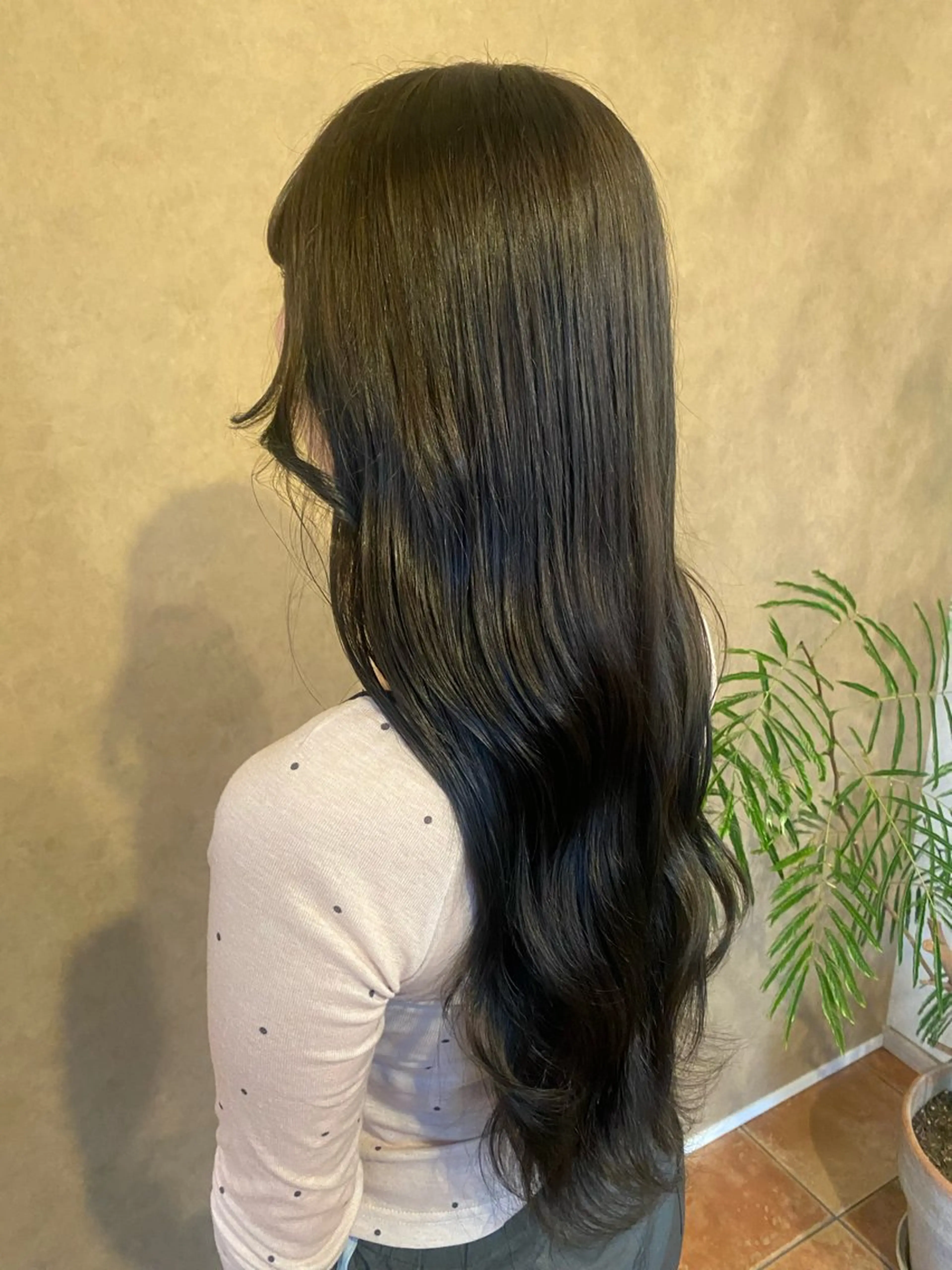 ロング カラー やがい さくら 　MYAのヘアスタイル