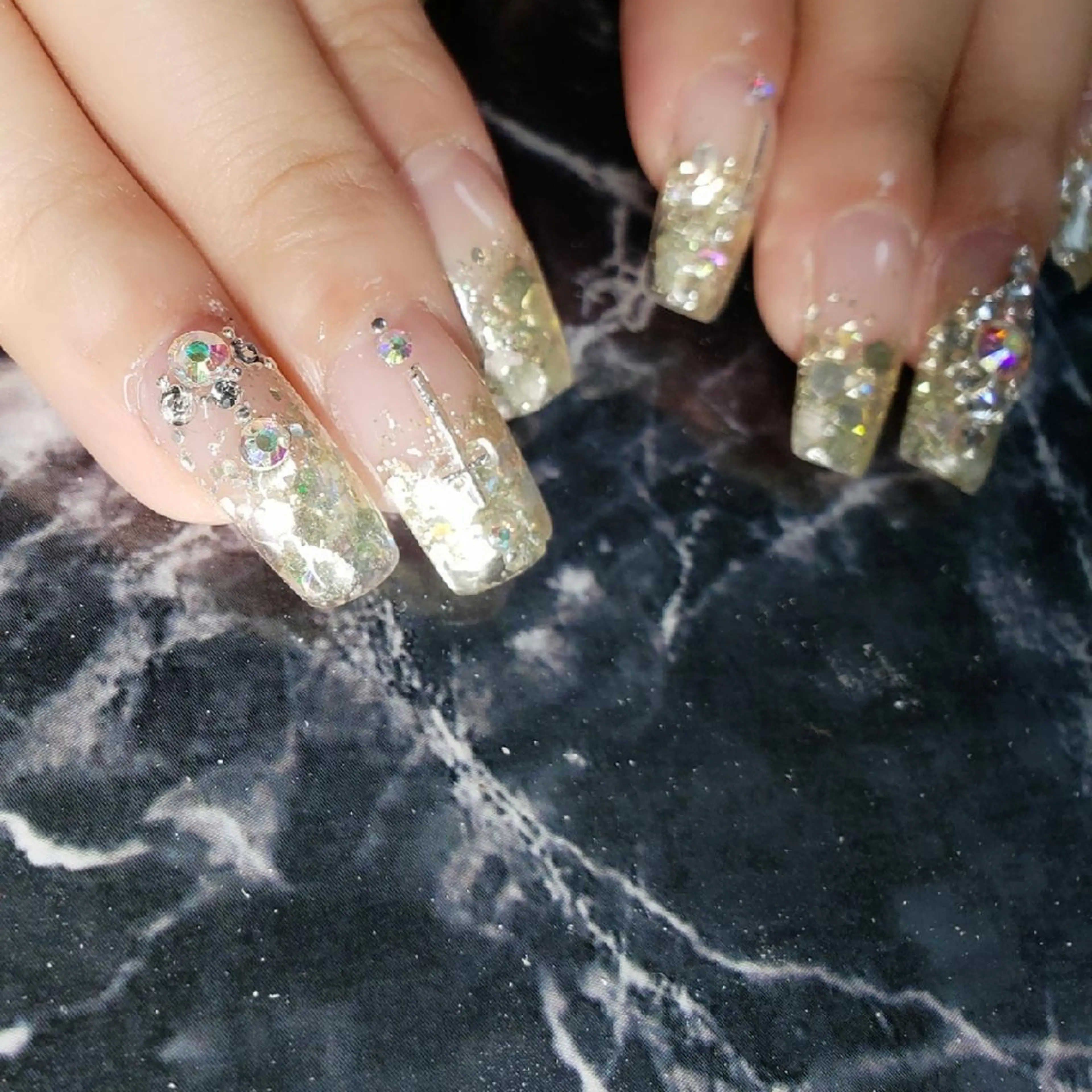 ミディアム ネイル ハンドネイル クロキ 。のネイルデザイン