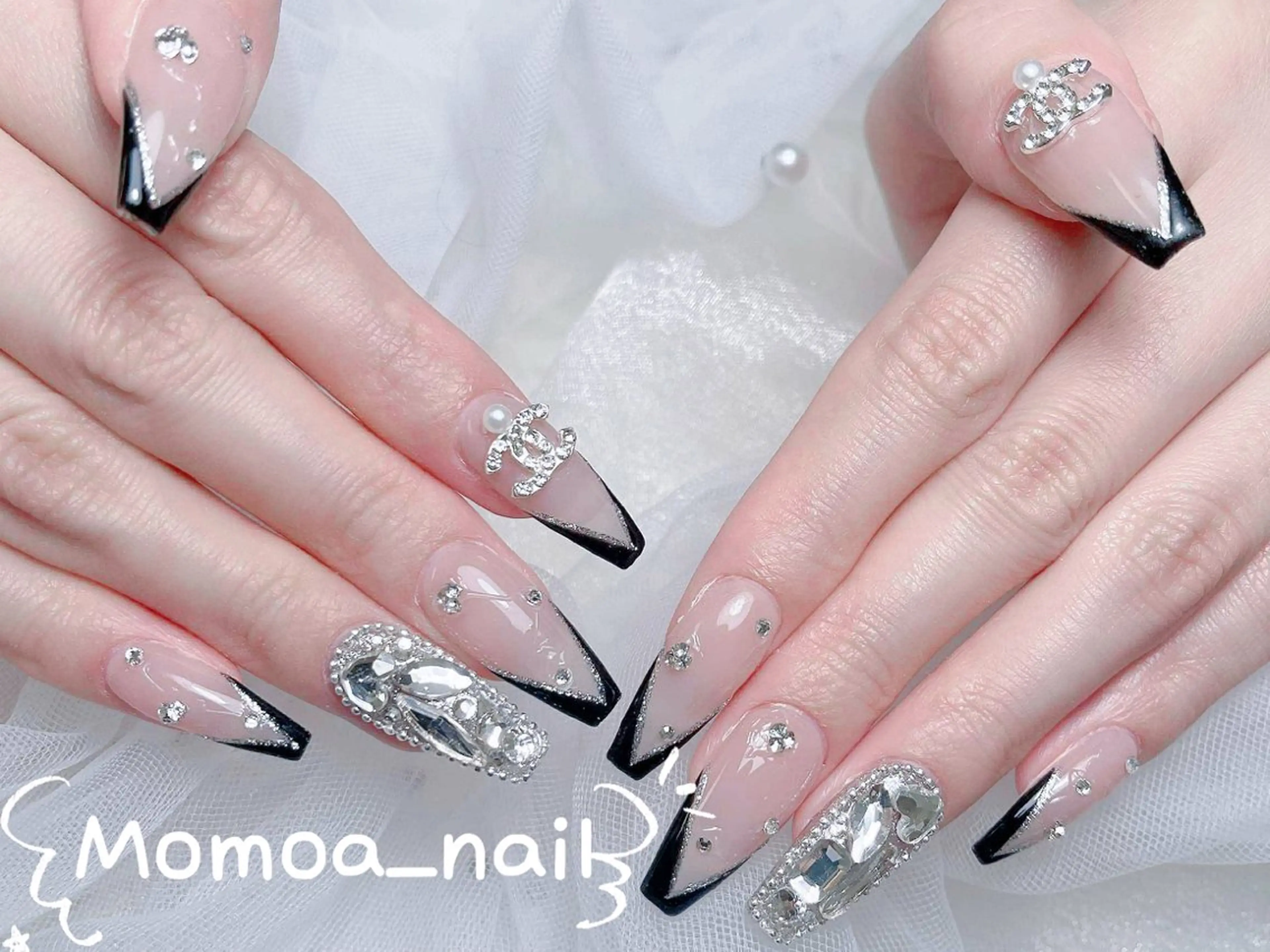 ネイル 成人式 ロングネイル マグネットネイル 大理石ネイル(マーブル) リボン ハンドネイル MoMoA Nail ネイル長さ出し専門店のネイルデザイン