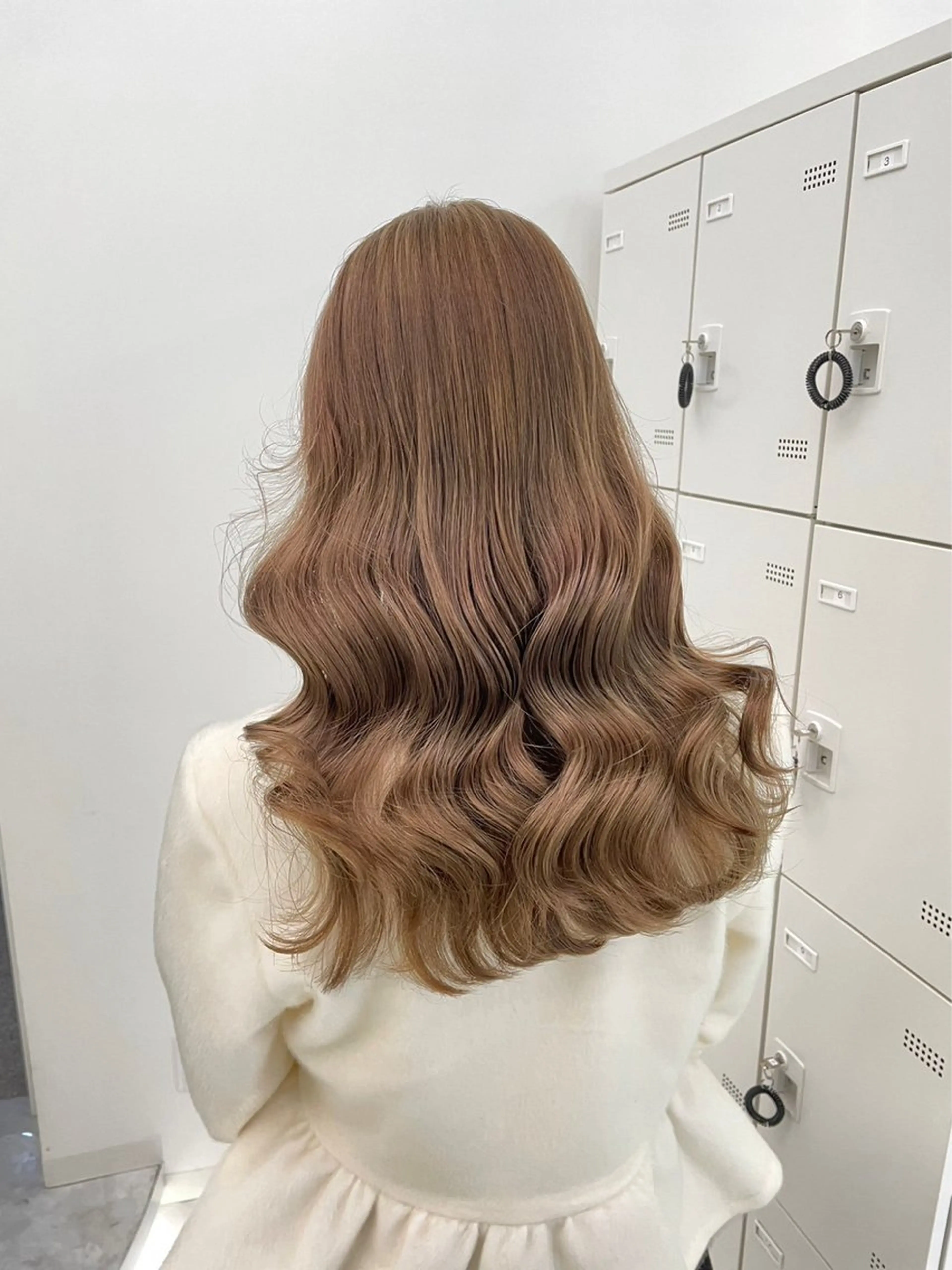 ロング 透明感ヘア/ベージュ 🩶shiho🩶のヘアスタイル