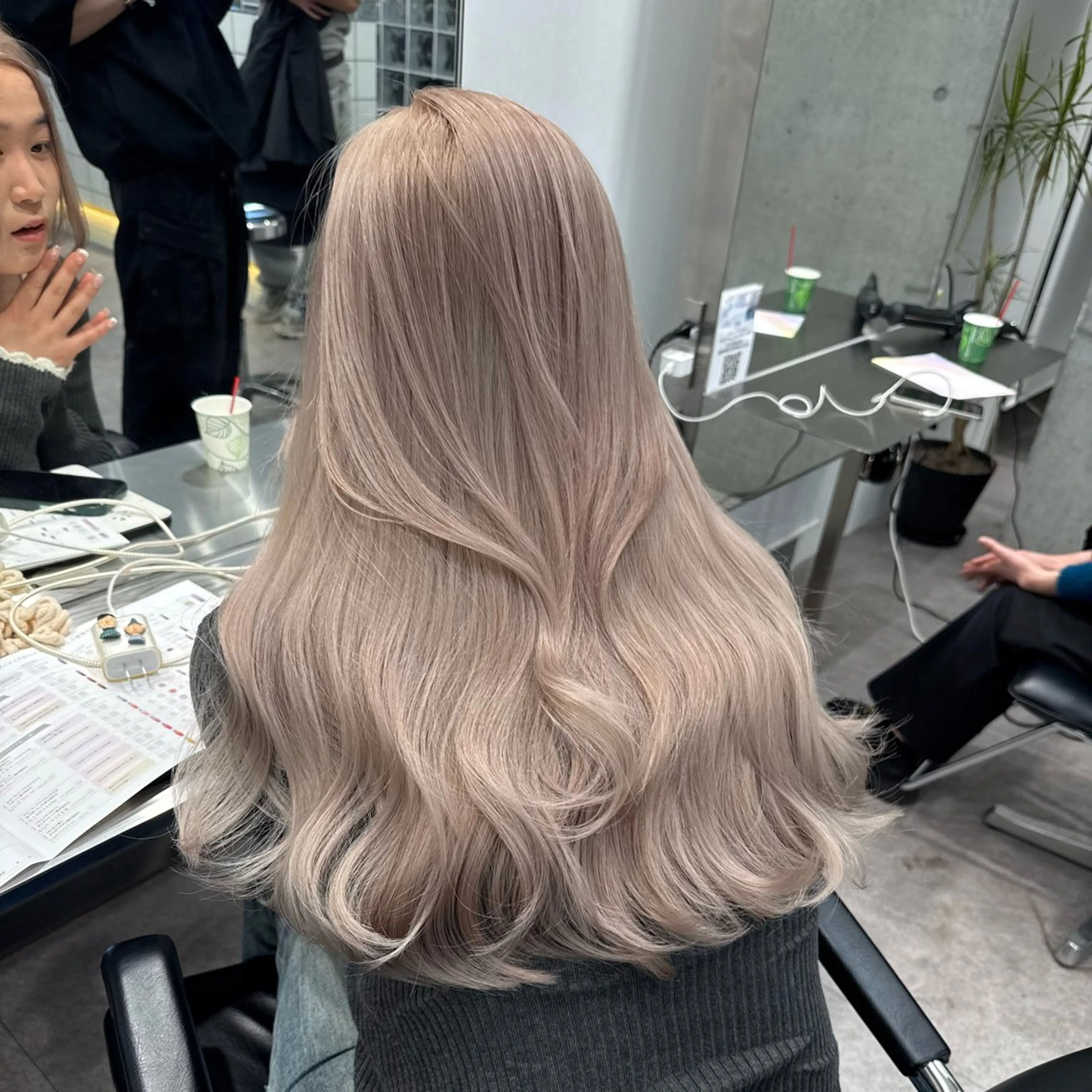 ロング カラー ヘアカラー ミルクティーベージュ /sara💛のヘアスタイル