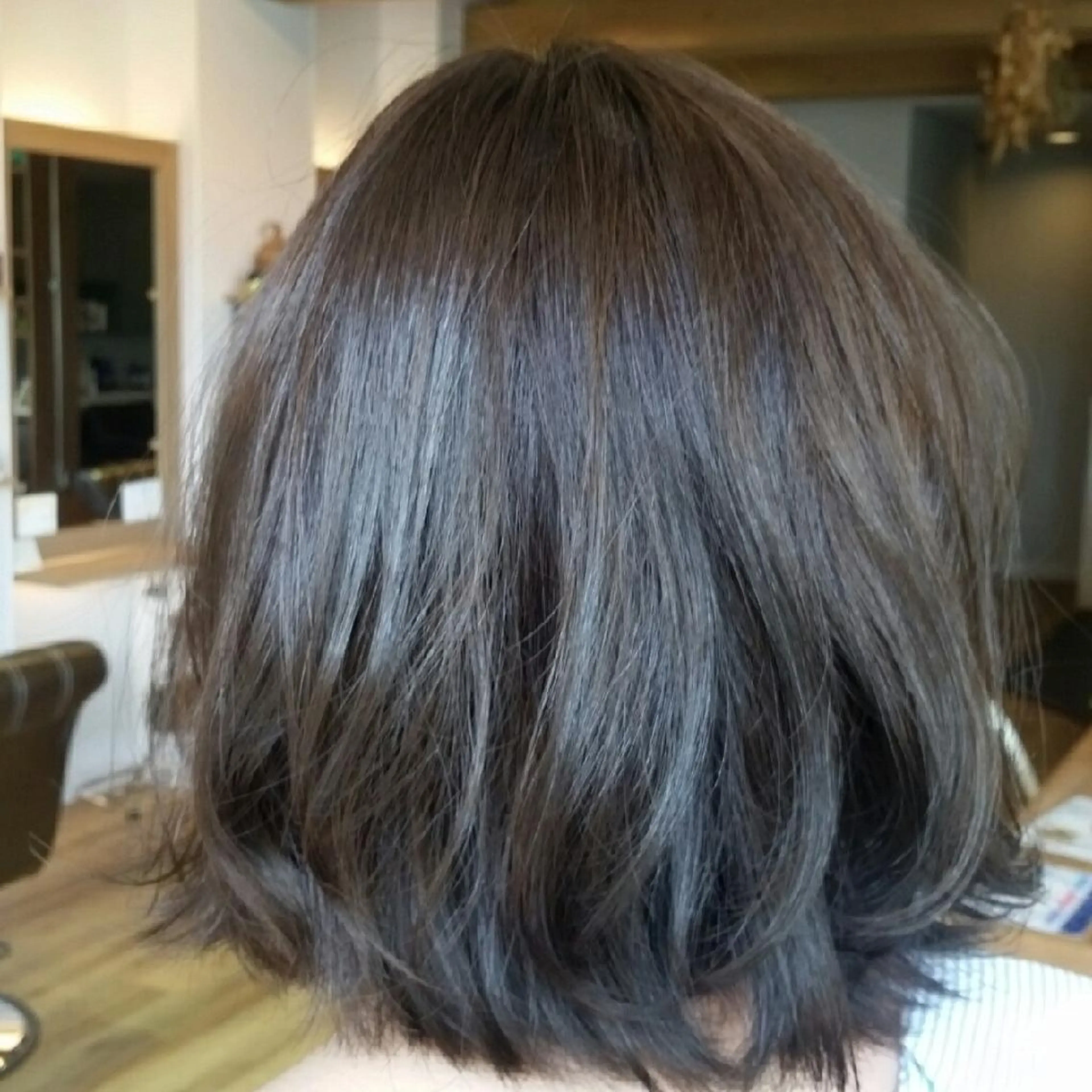 カラー 堀 望美のヘアスタイル