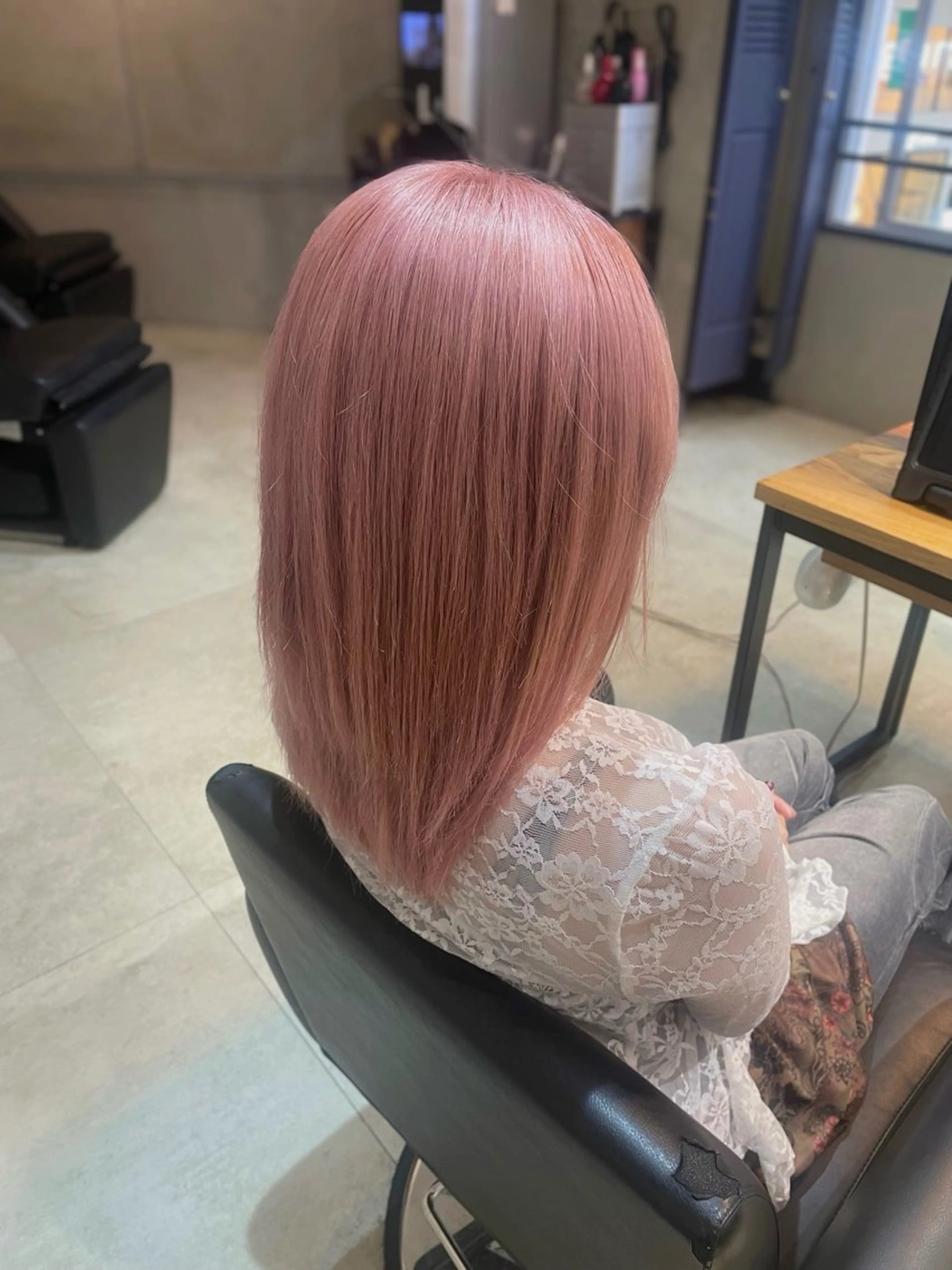 カラー ピンクカラー ヘアカラー HAYATA/透明感 /派手髪/ケアブリのヘアスタイル