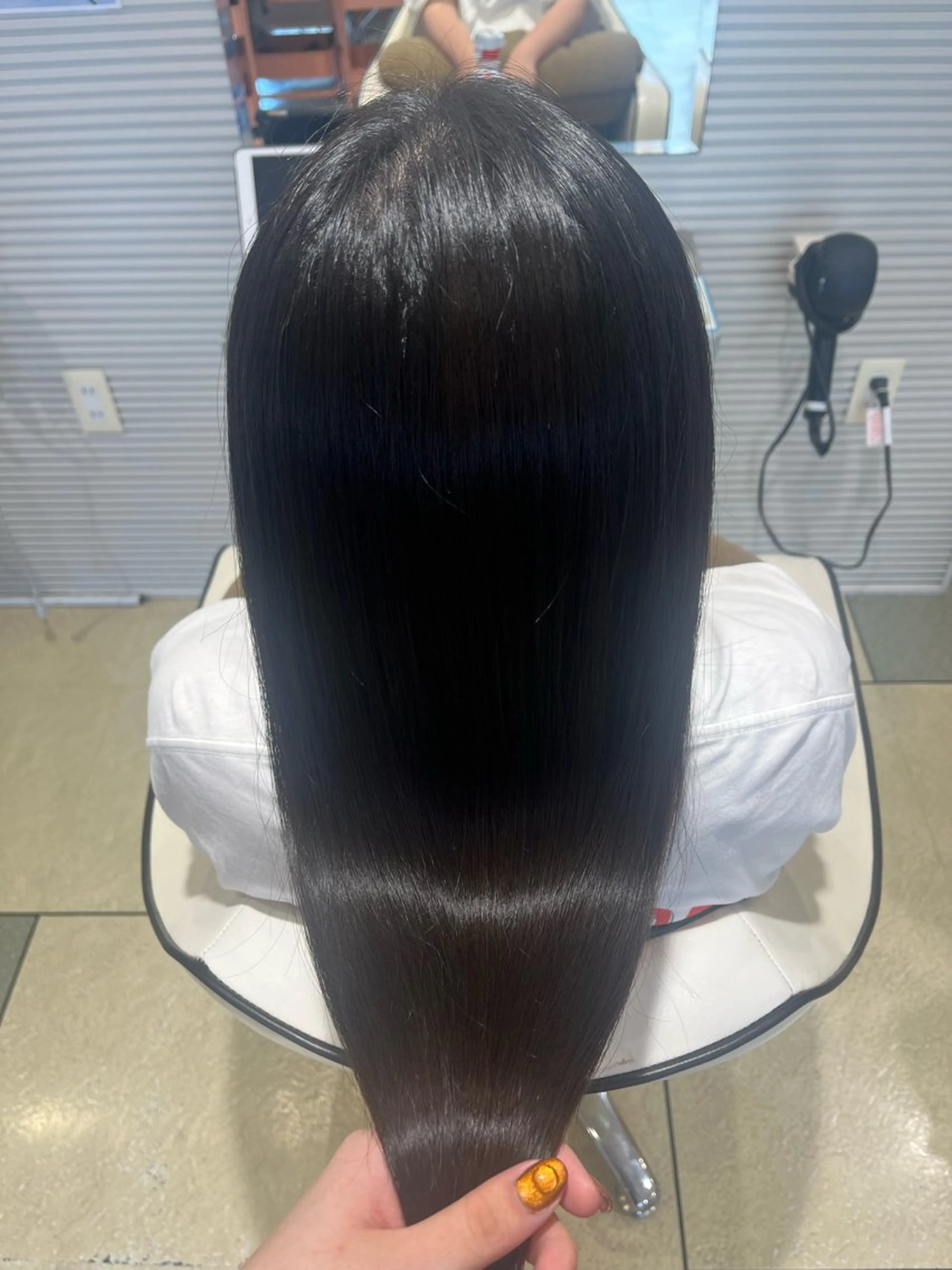 ロング パーマ ベージュカラー⌇﻿ くびれヘア.𐙚心音のヘアスタイル