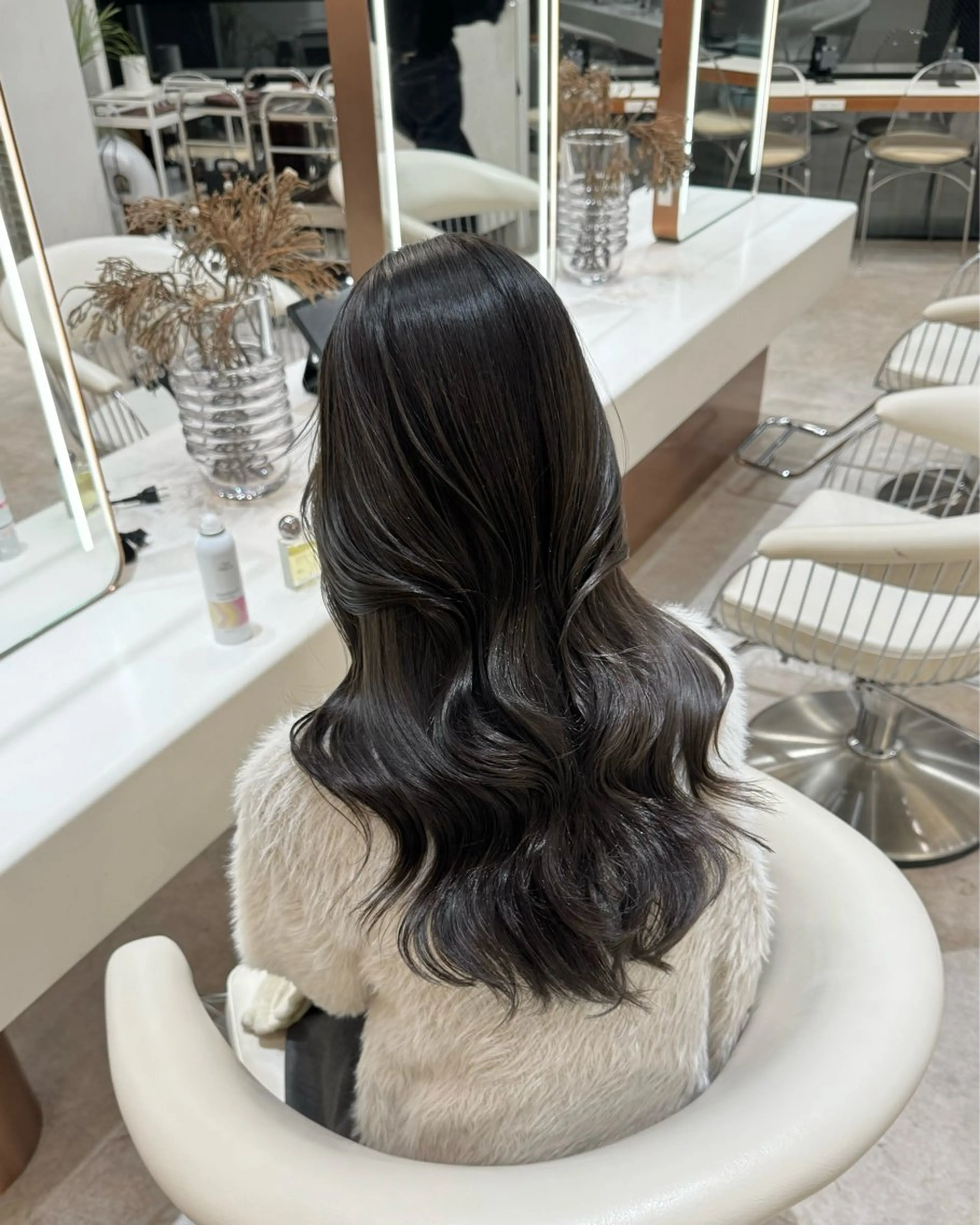 ロング カラー ダークグレー ダークグレージュ グレージュ シルバー シルバーグレージュ カット ヘアカラー トリートメント ヘアセット 韓国レイヤー🇰🇷 韓国研修◎渋谷カイトのヘアスタイル